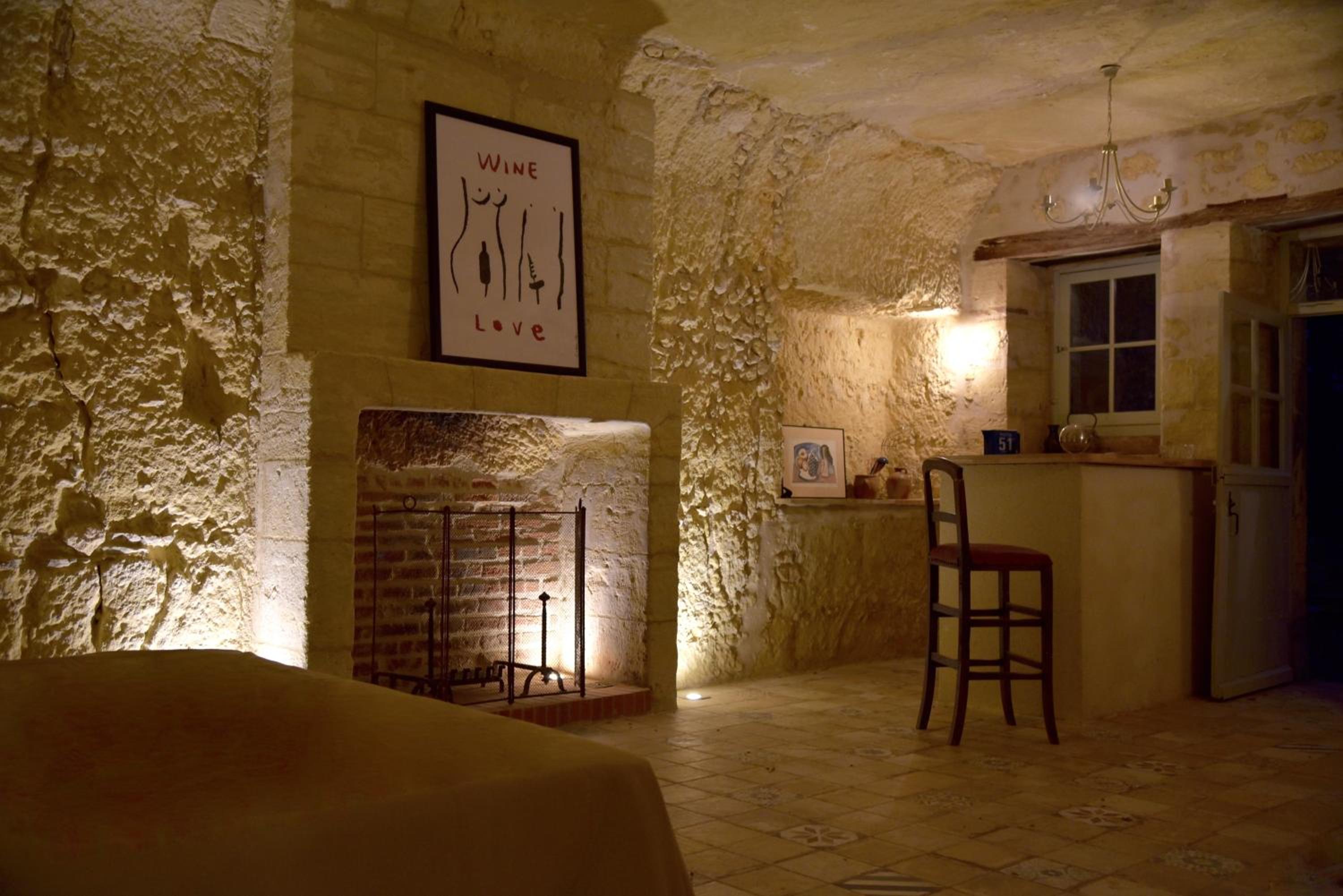 Troglodyte King-Suite with King-Size and Terrace - Photo 13