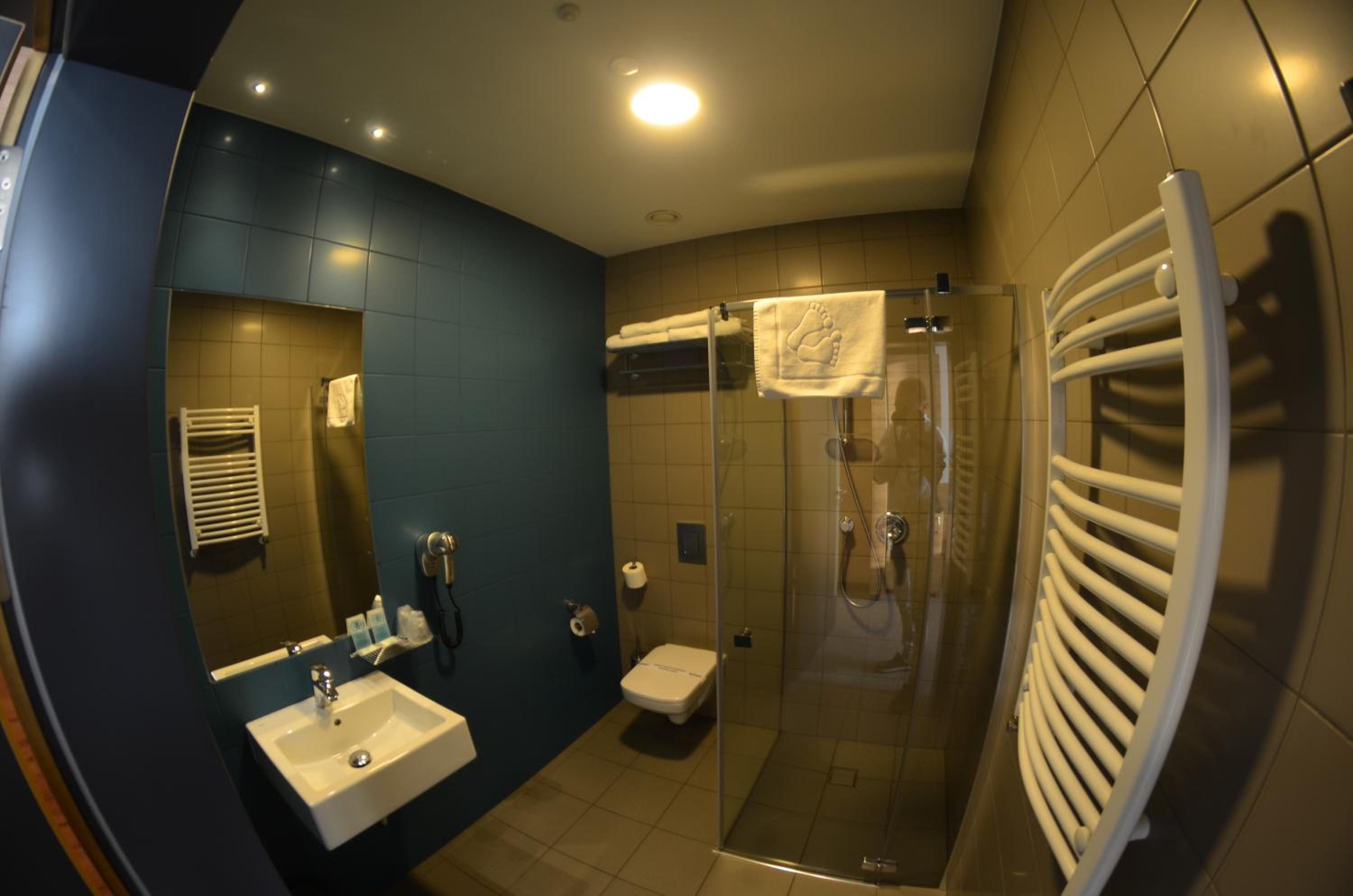 Twin Room - Photo 7