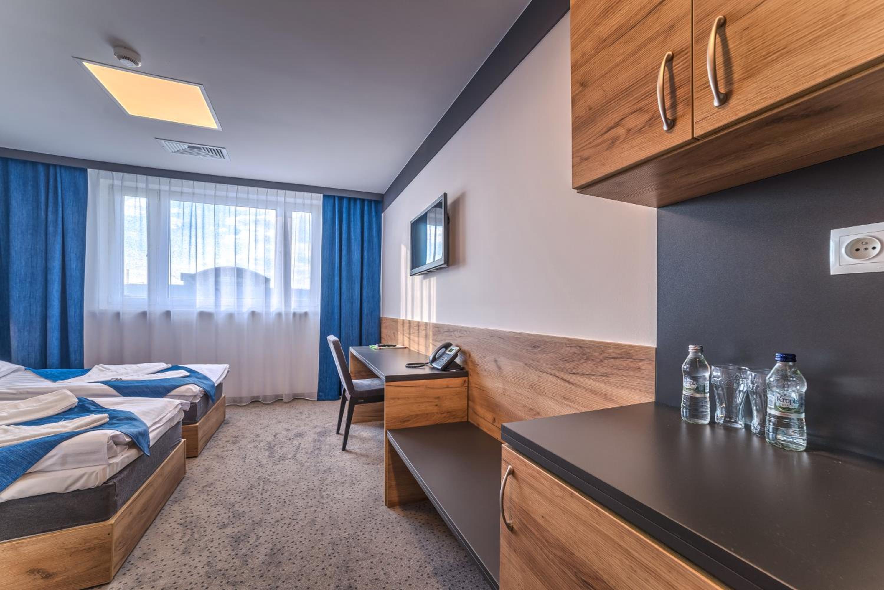 Twin Room - Photo 1