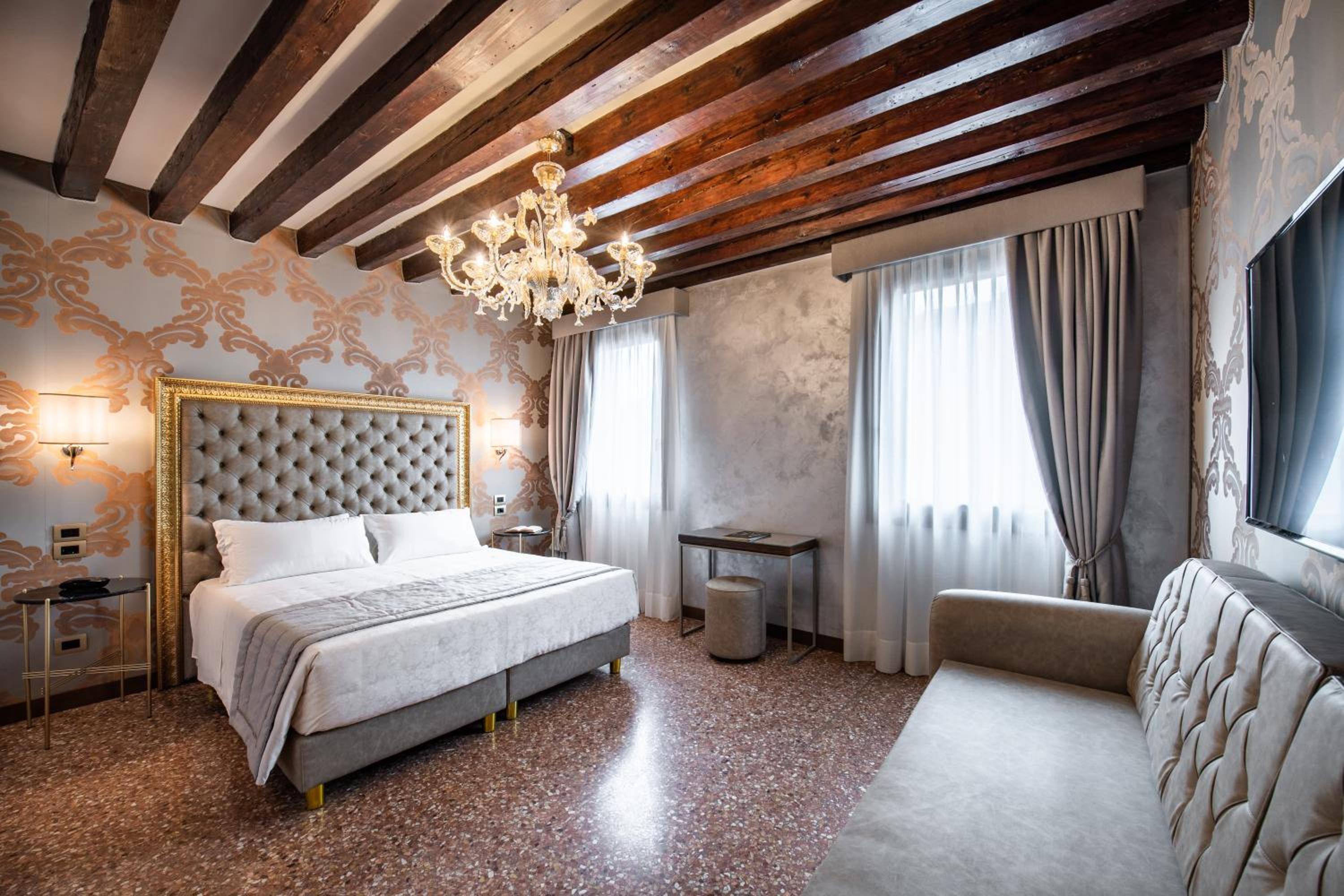 Deluxe Double or Twin Room with Canal View