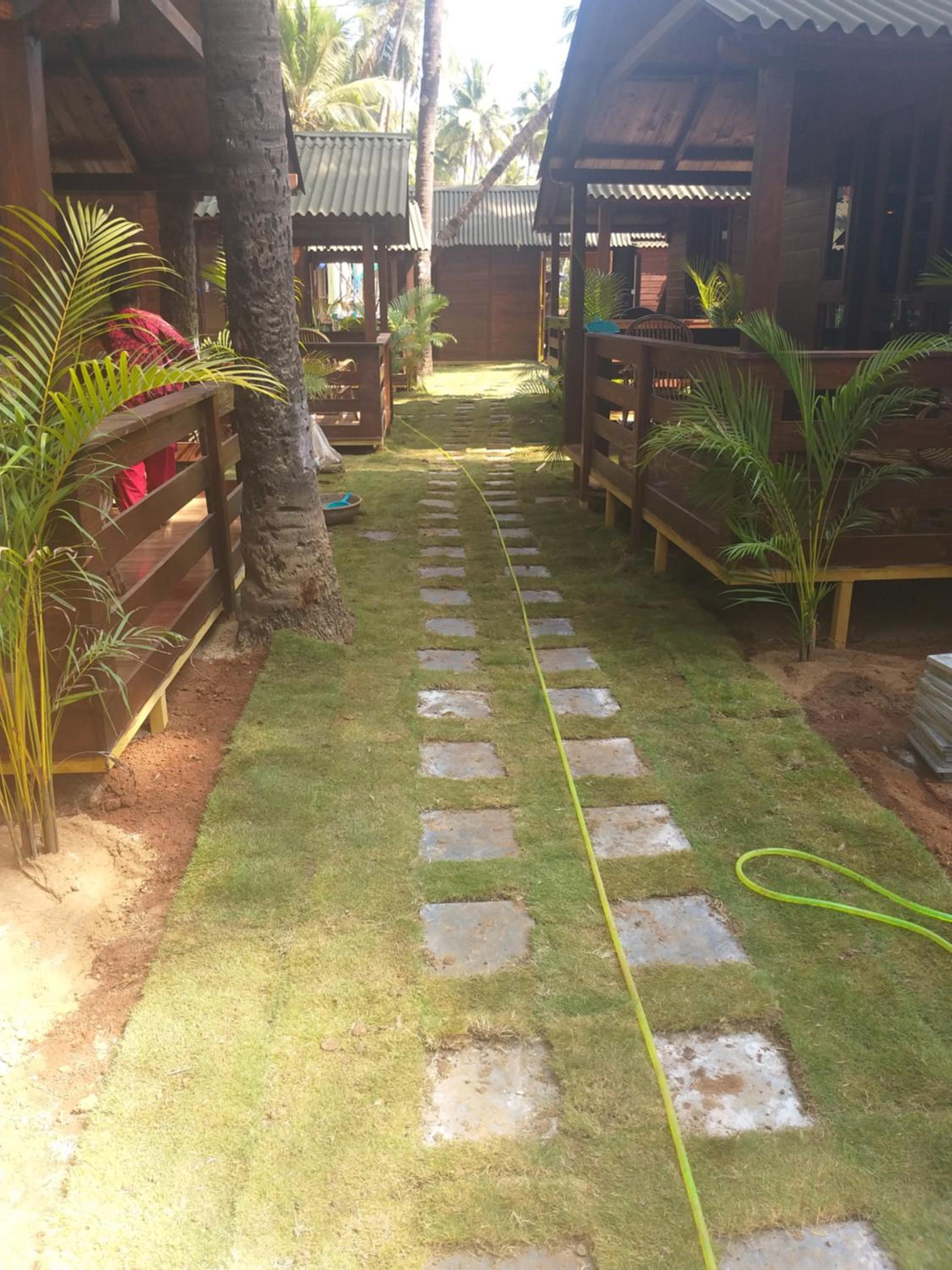 Deluxe Double Room with Balcony - Photo 13