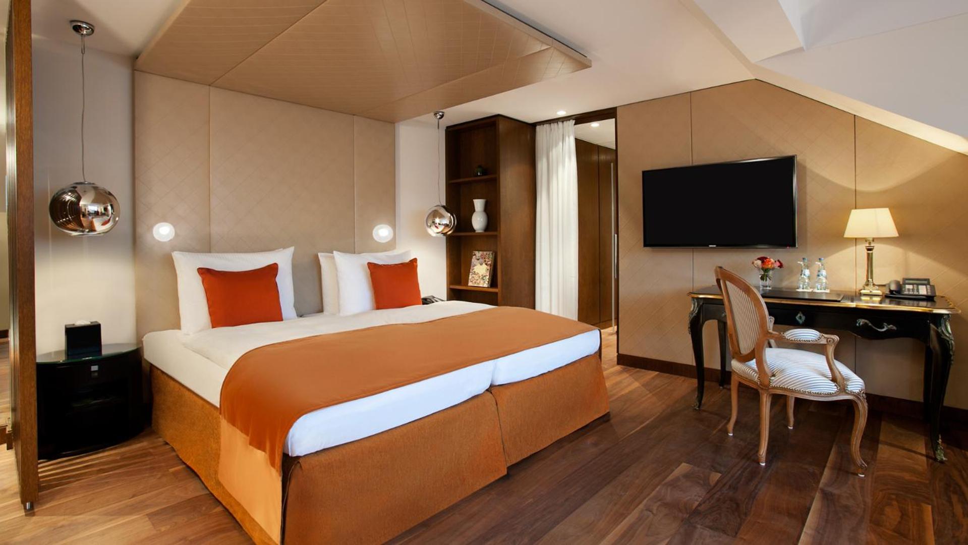 Grand Deluxe Room King