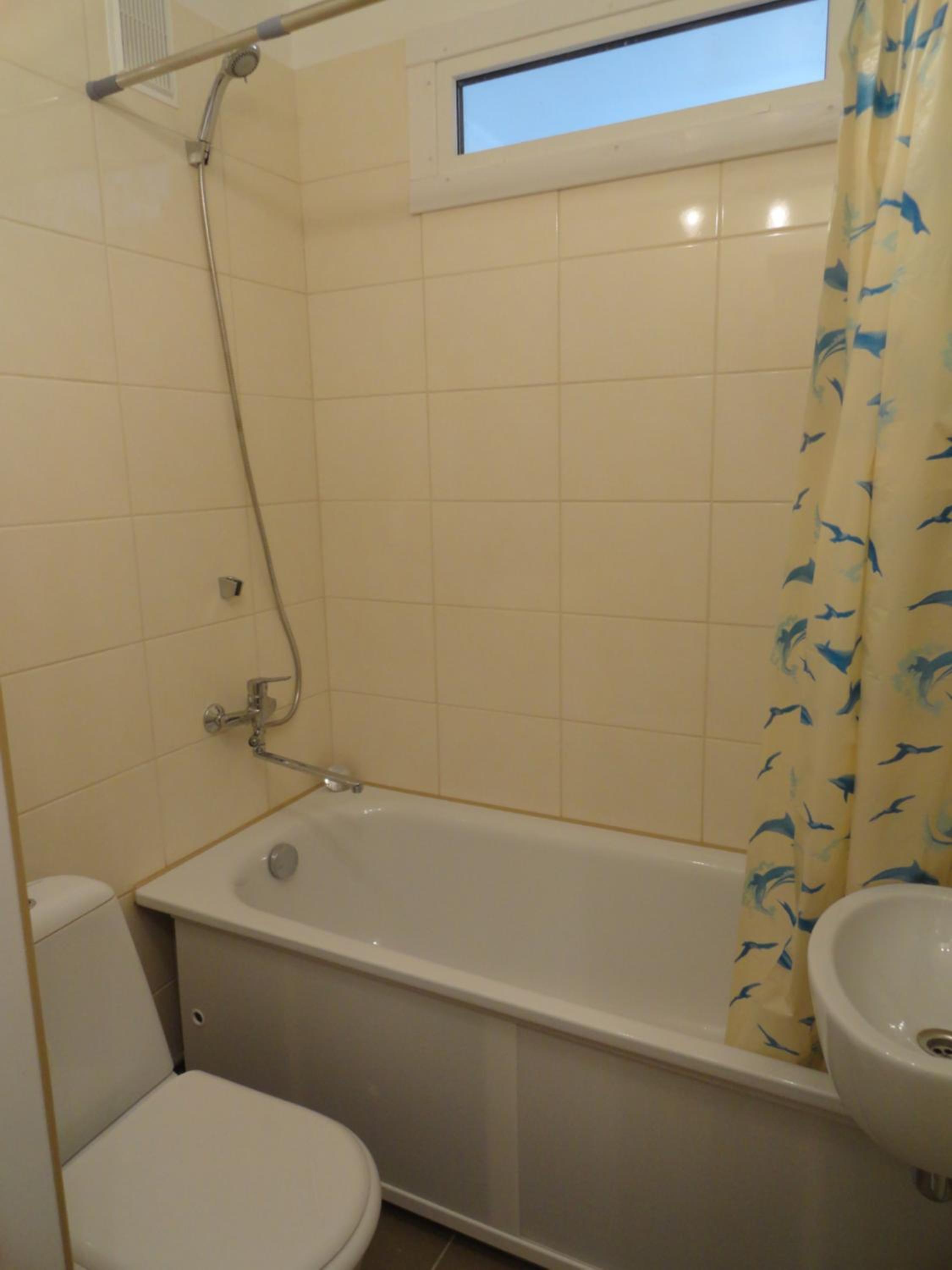 One-Bedroom Apartment - Photo 9