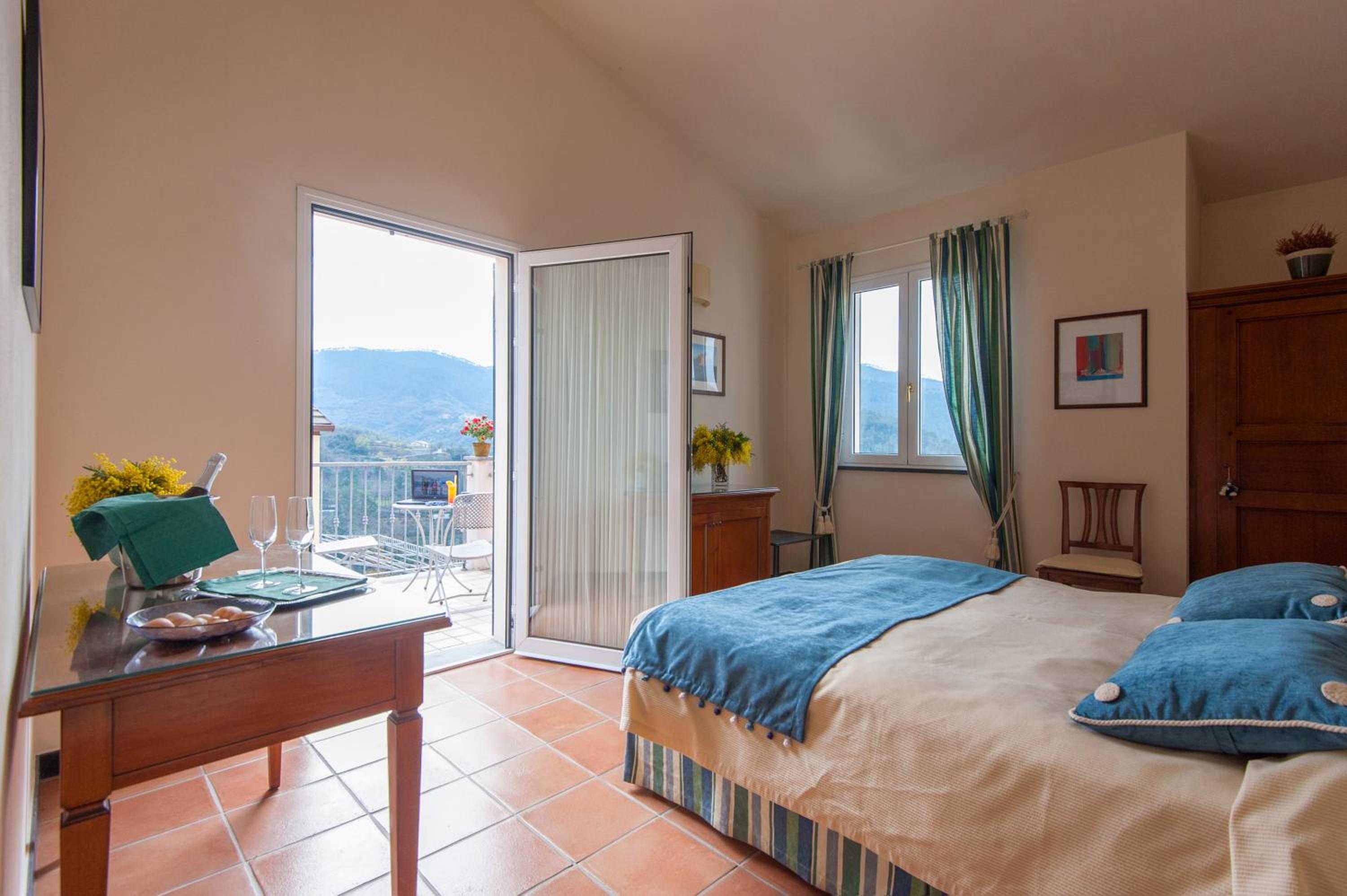 Habitación Doble con Balcón y Vista al Mar