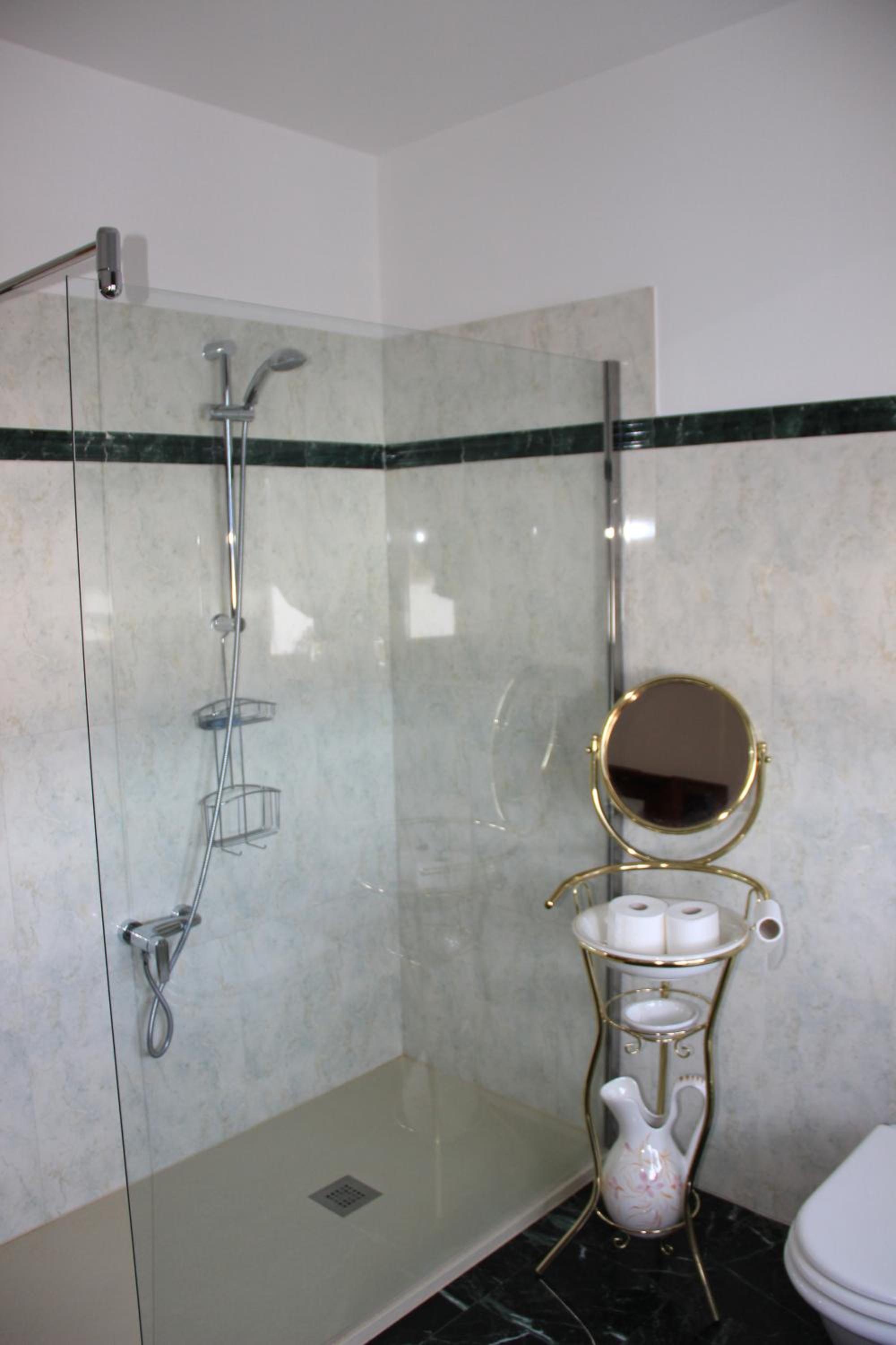 Deluxe Double Room - Photo 5