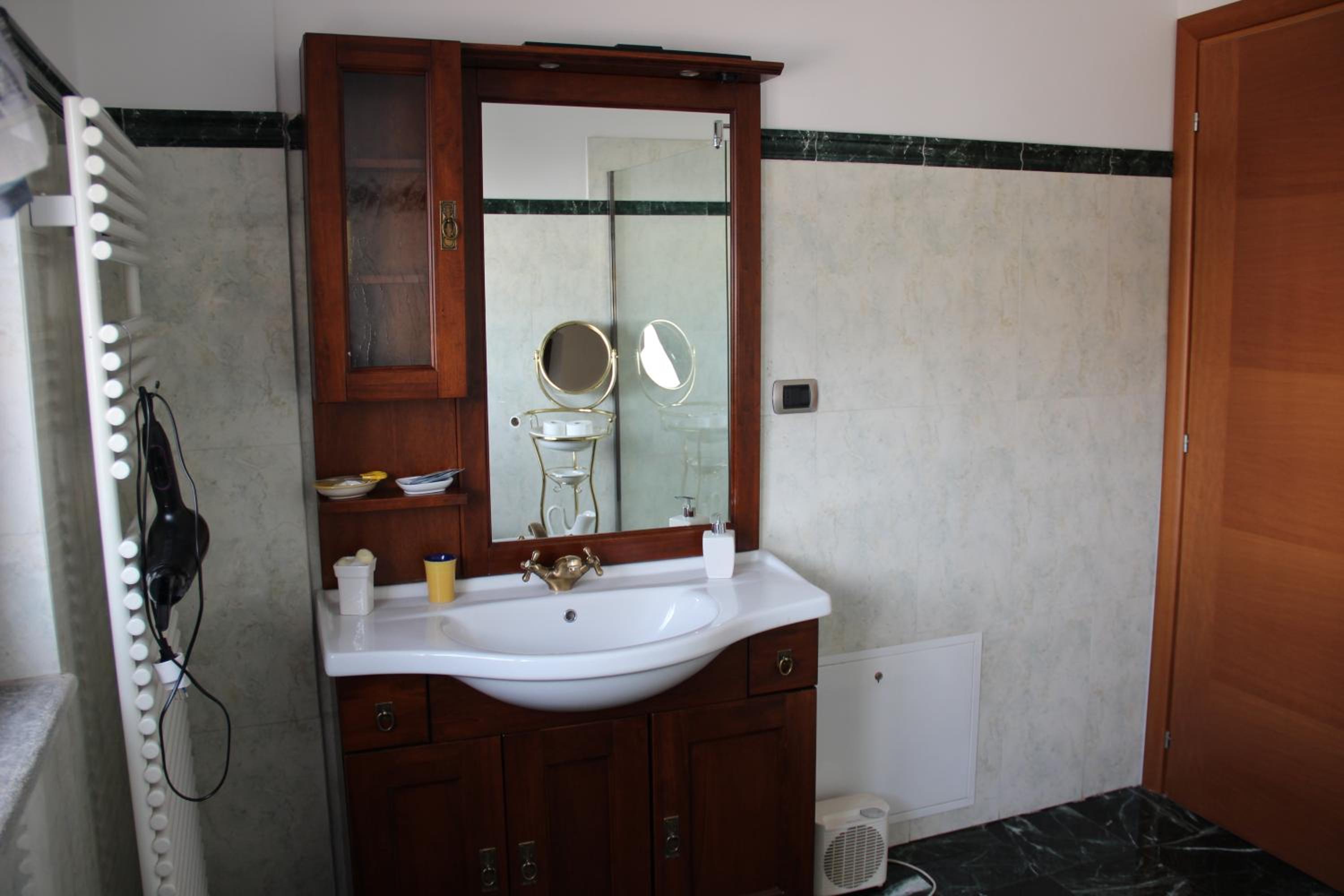Deluxe Double Room - Photo 3