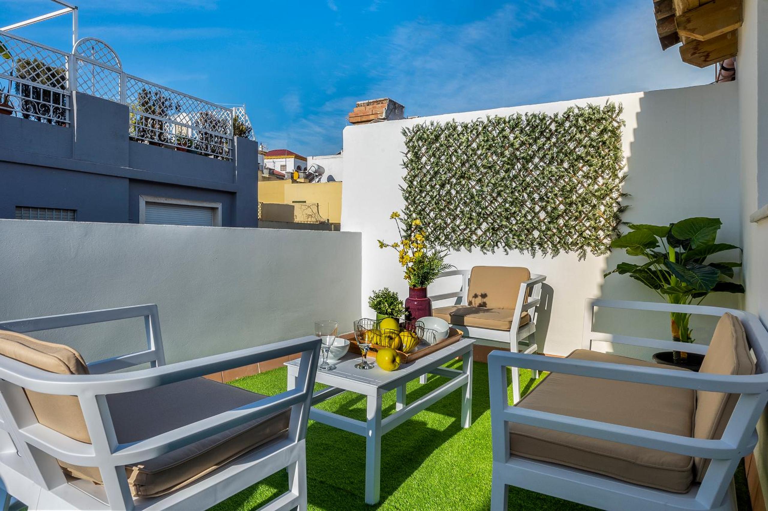 Duplex Two-Bedroom Apartment with Terrace  - Photo 5