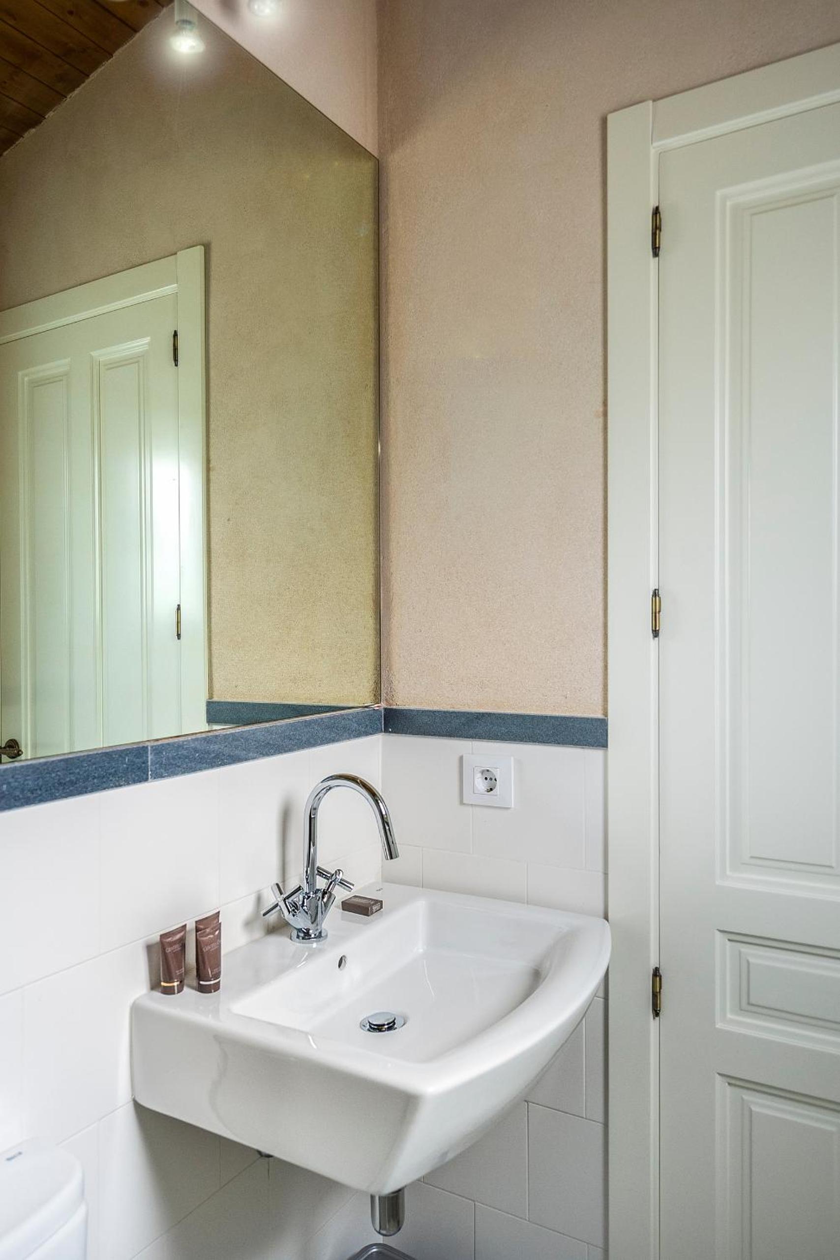  Duplex Two-Bedroom Apartment with Terrace  - Photo 8