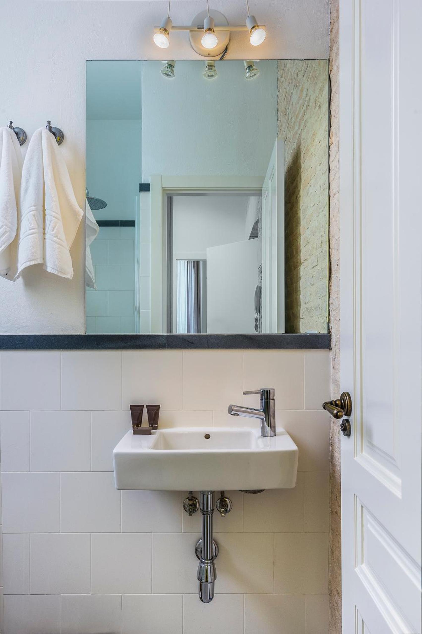  Duplex Two-Bedroom Apartment with Terrace  - Photo 12