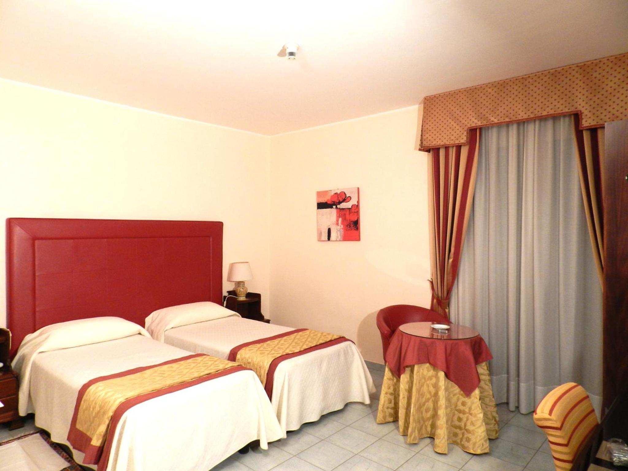 Standard Double Room photo 2