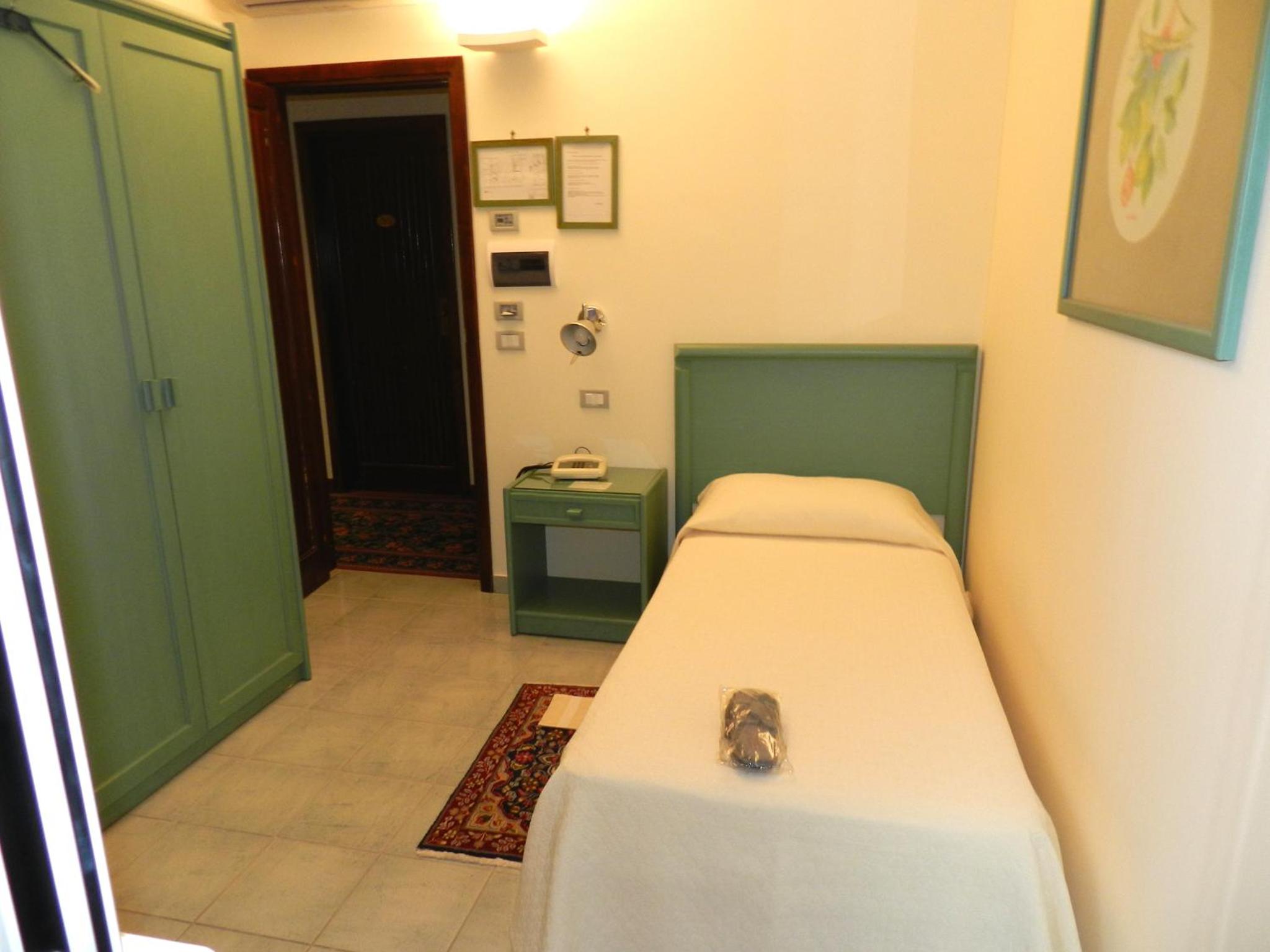 Standard Single Room photo 1