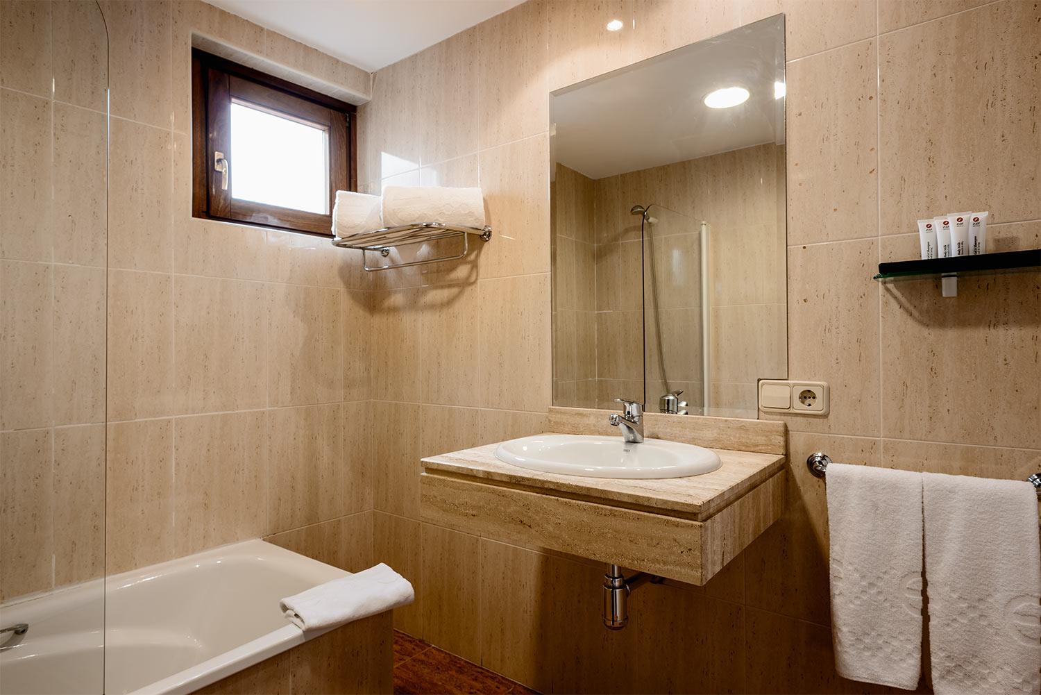 Superior Double or Twin Room photo 3