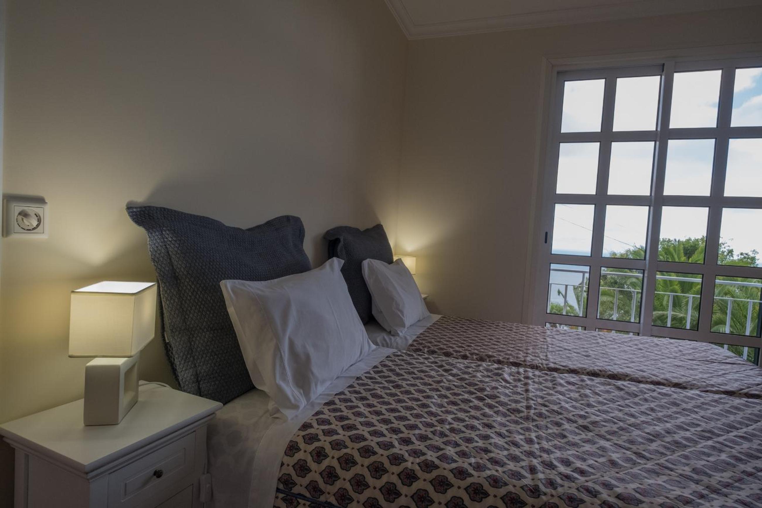 One-Bedroom Apartment with Sea View - Photo 11