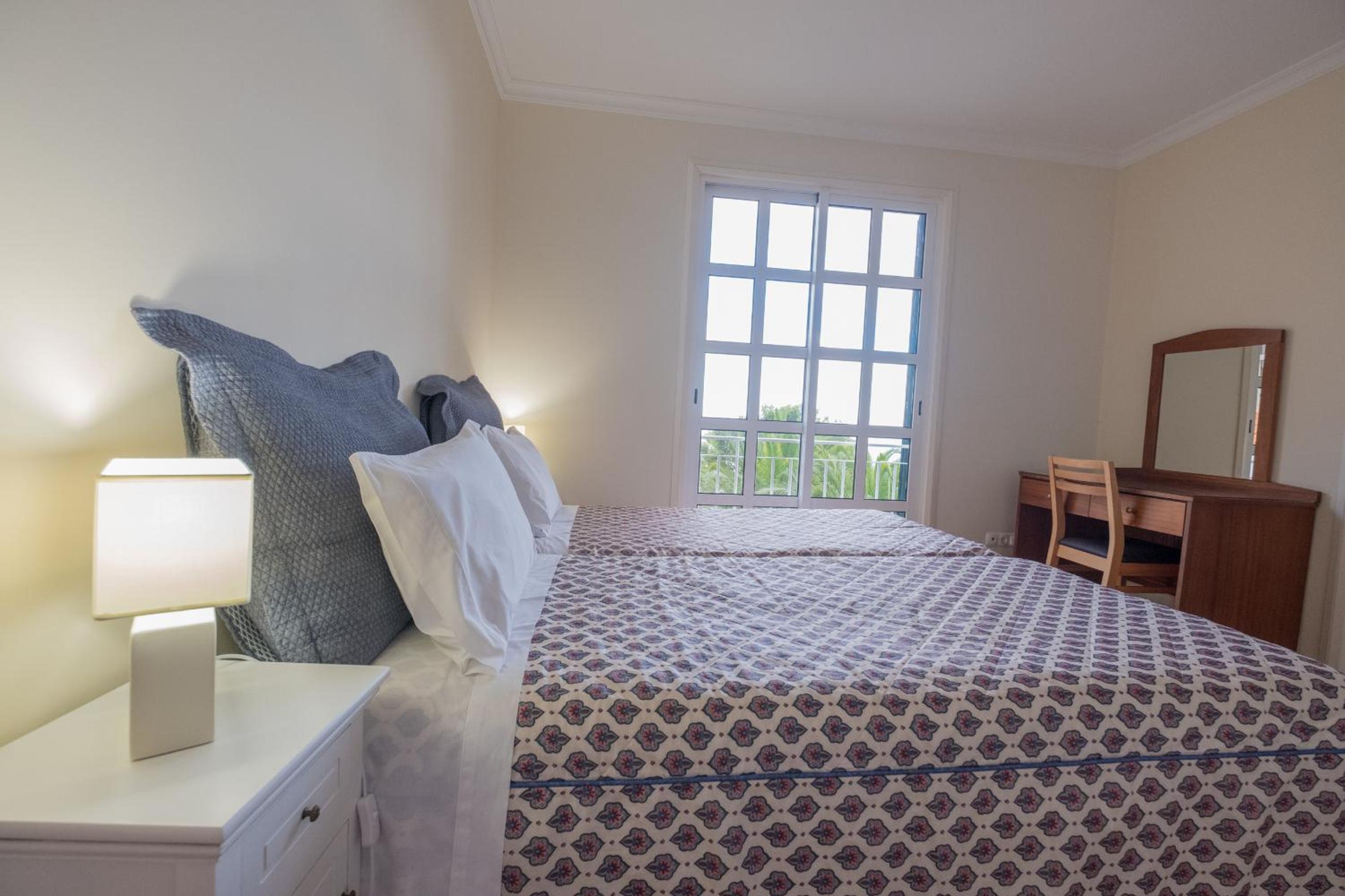 One-Bedroom Apartment with Sea View - Photo 16