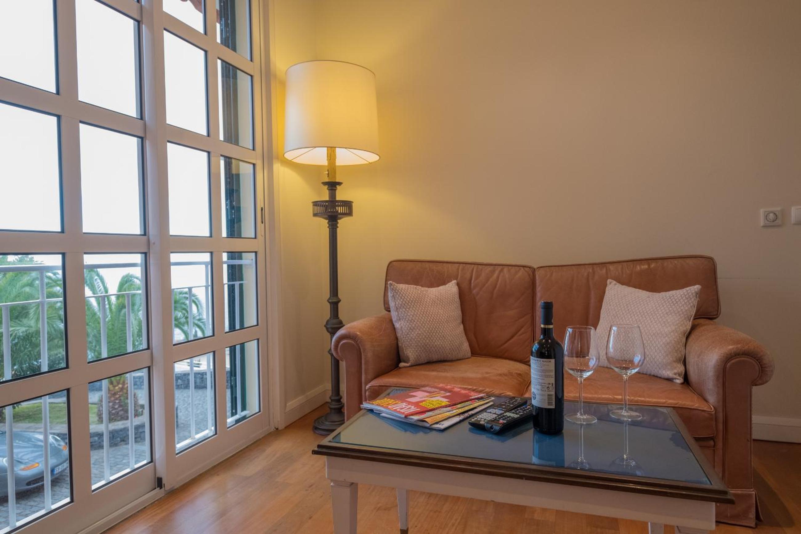 One-Bedroom Apartment with Sea View - Photo 1