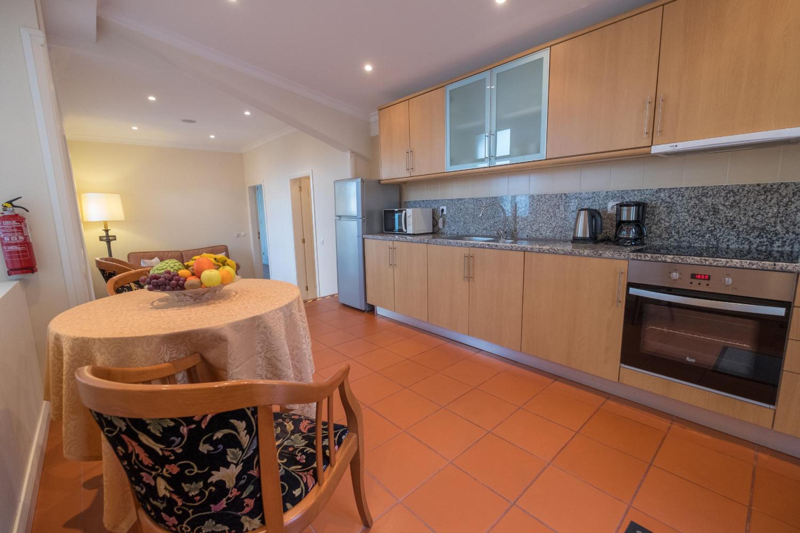 One-Bedroom Apartment with Sea View - Photo 21