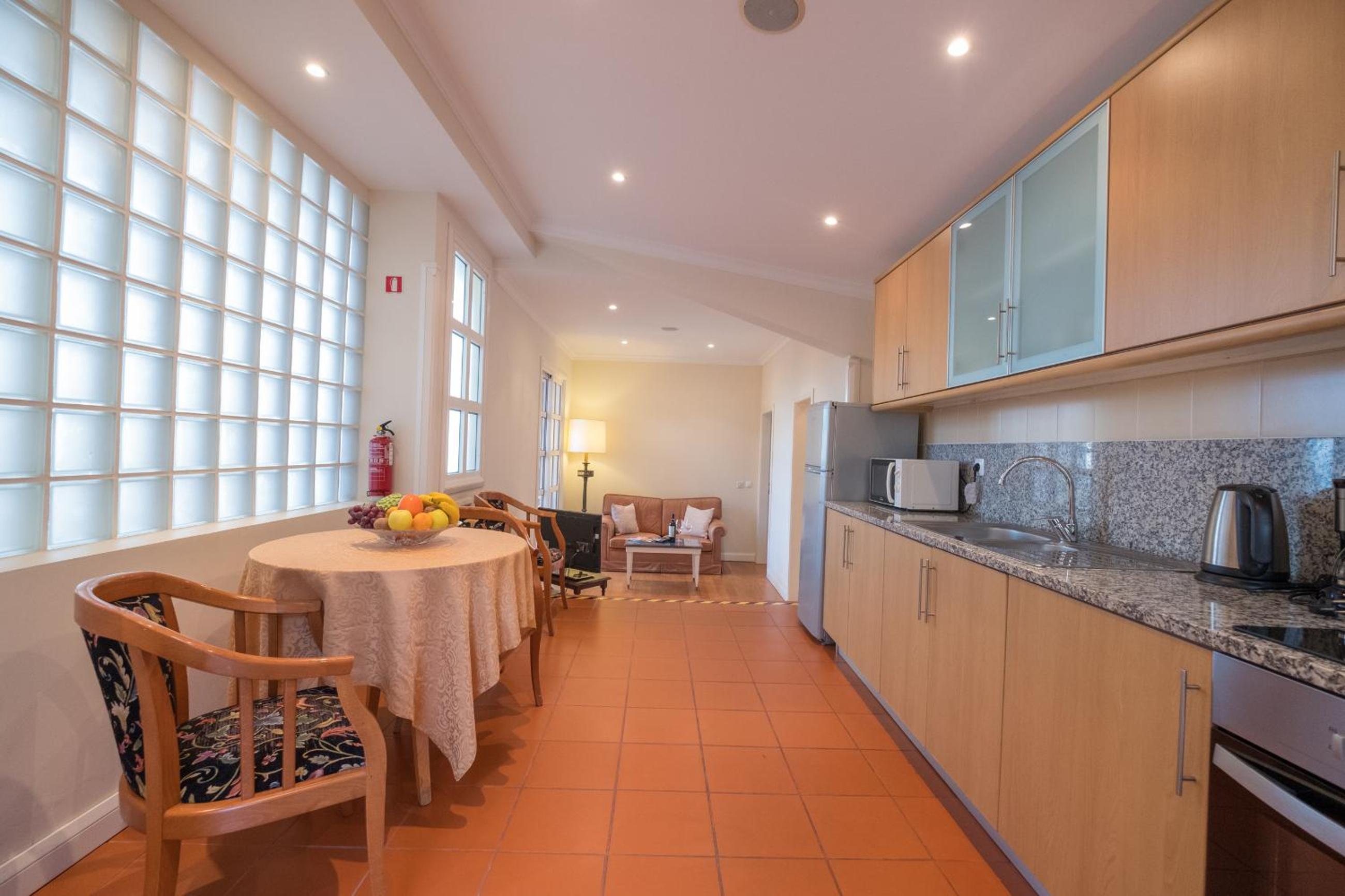 One-Bedroom Apartment with Sea View - Photo 20
