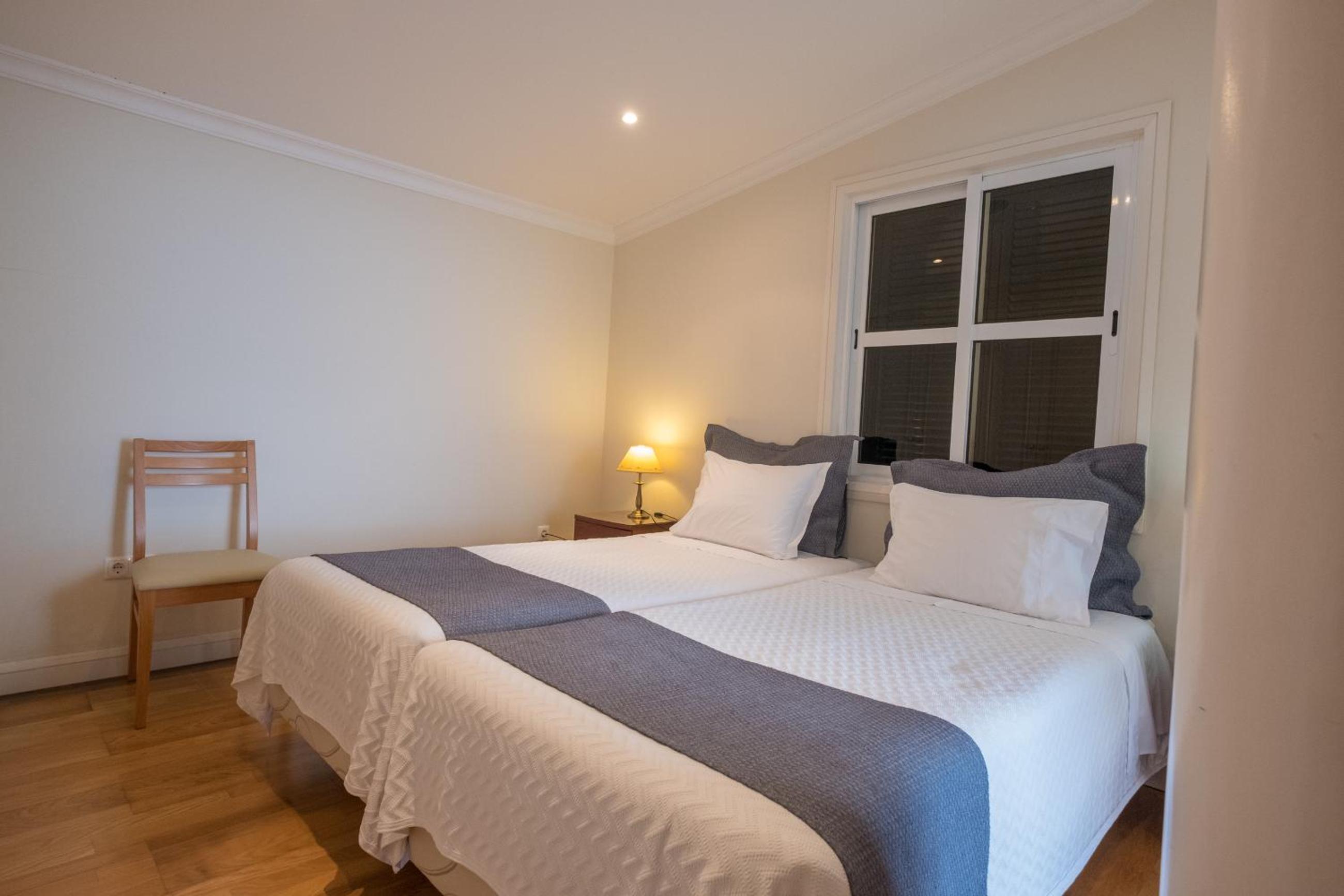 Two-Bedroom Apartment with Sea View - Photo 8