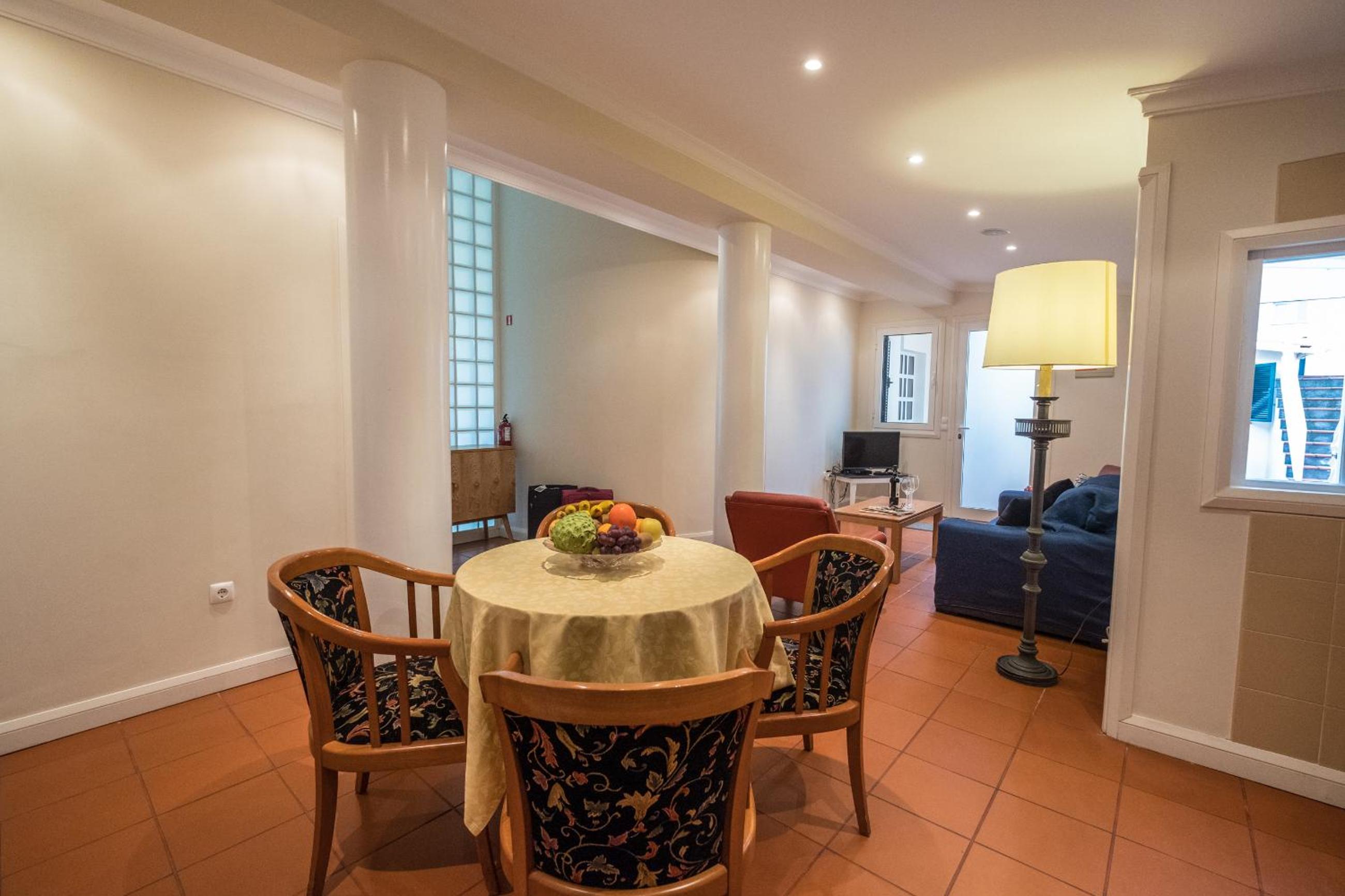 Two-Bedroom Apartment with Sea View - Photo 15