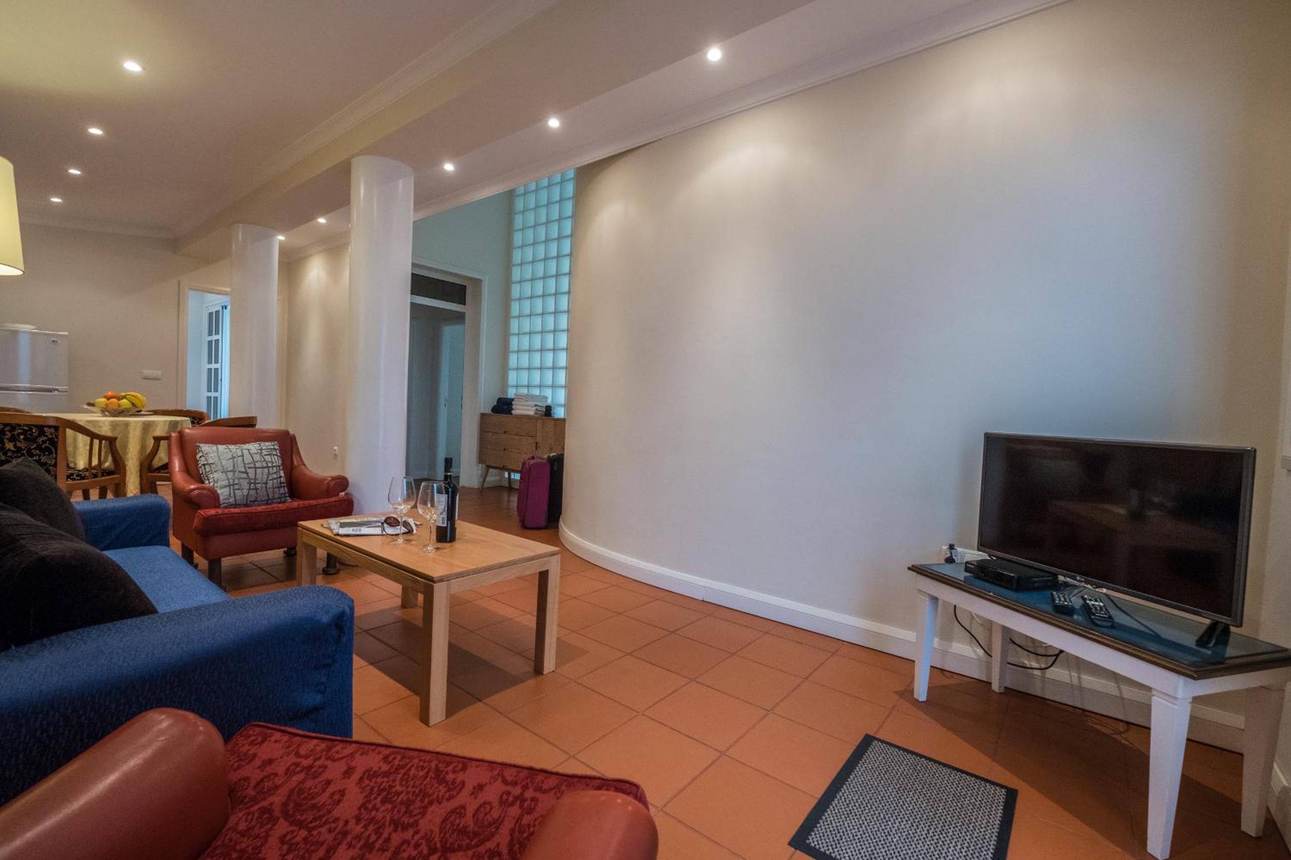 Two-Bedroom Apartment with Sea View - Photo 19