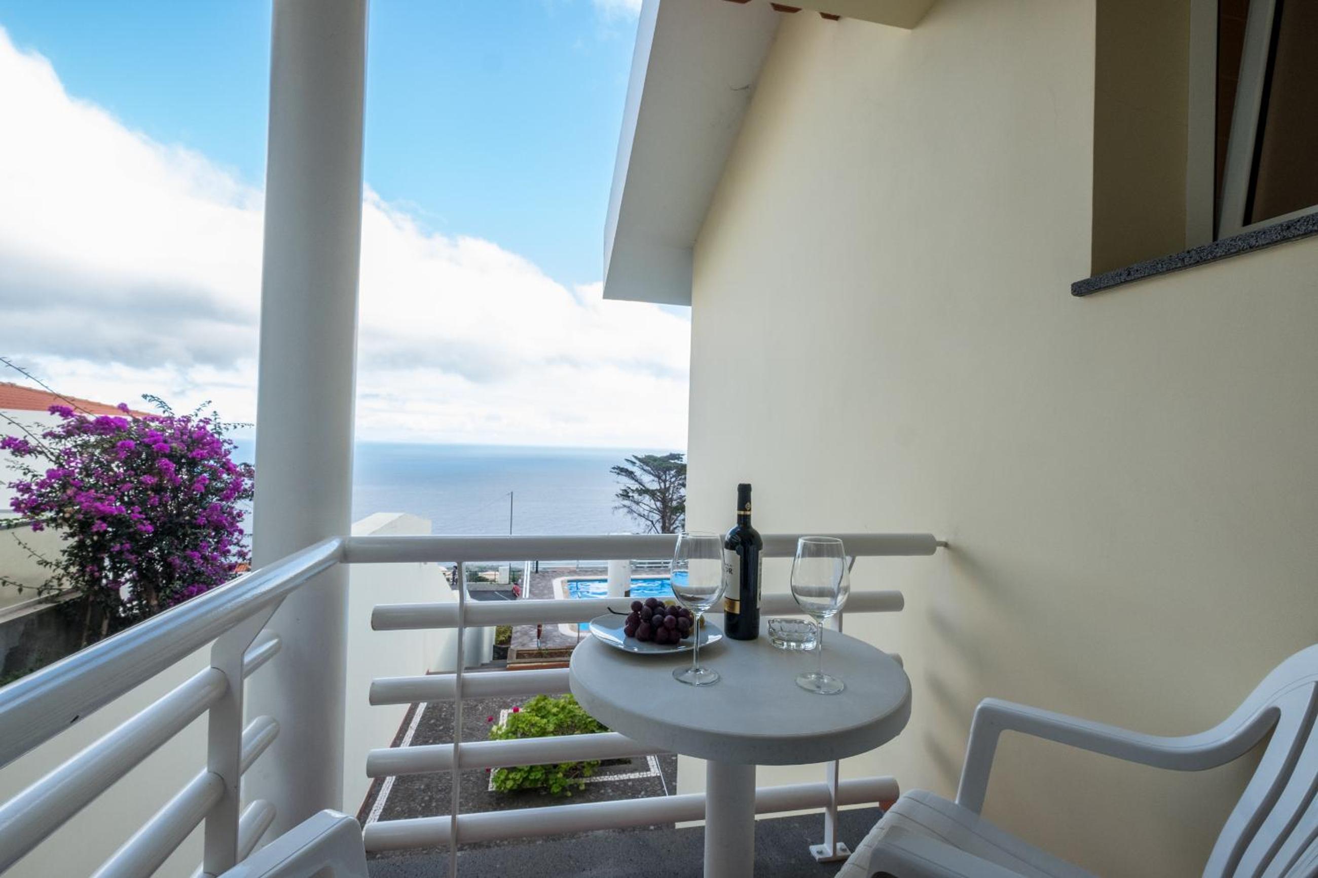 Two-Bedroom Apartment with Sea View - Photo 30
