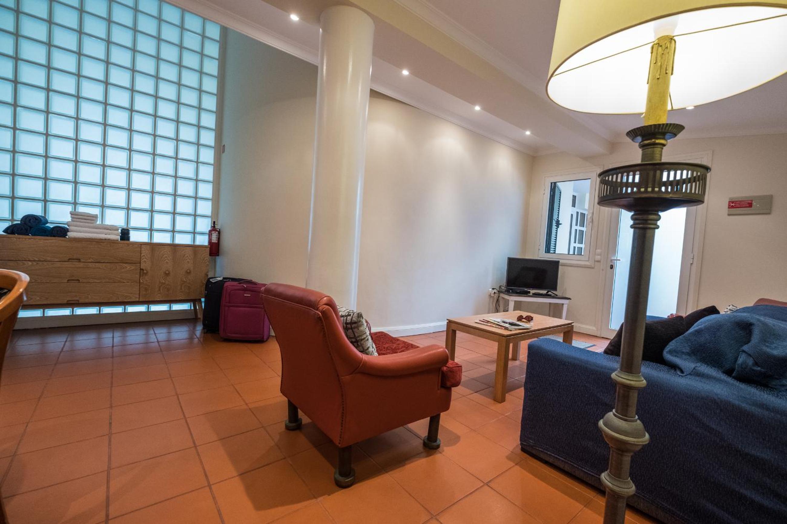 Two-Bedroom Apartment with Sea View - Photo 17
