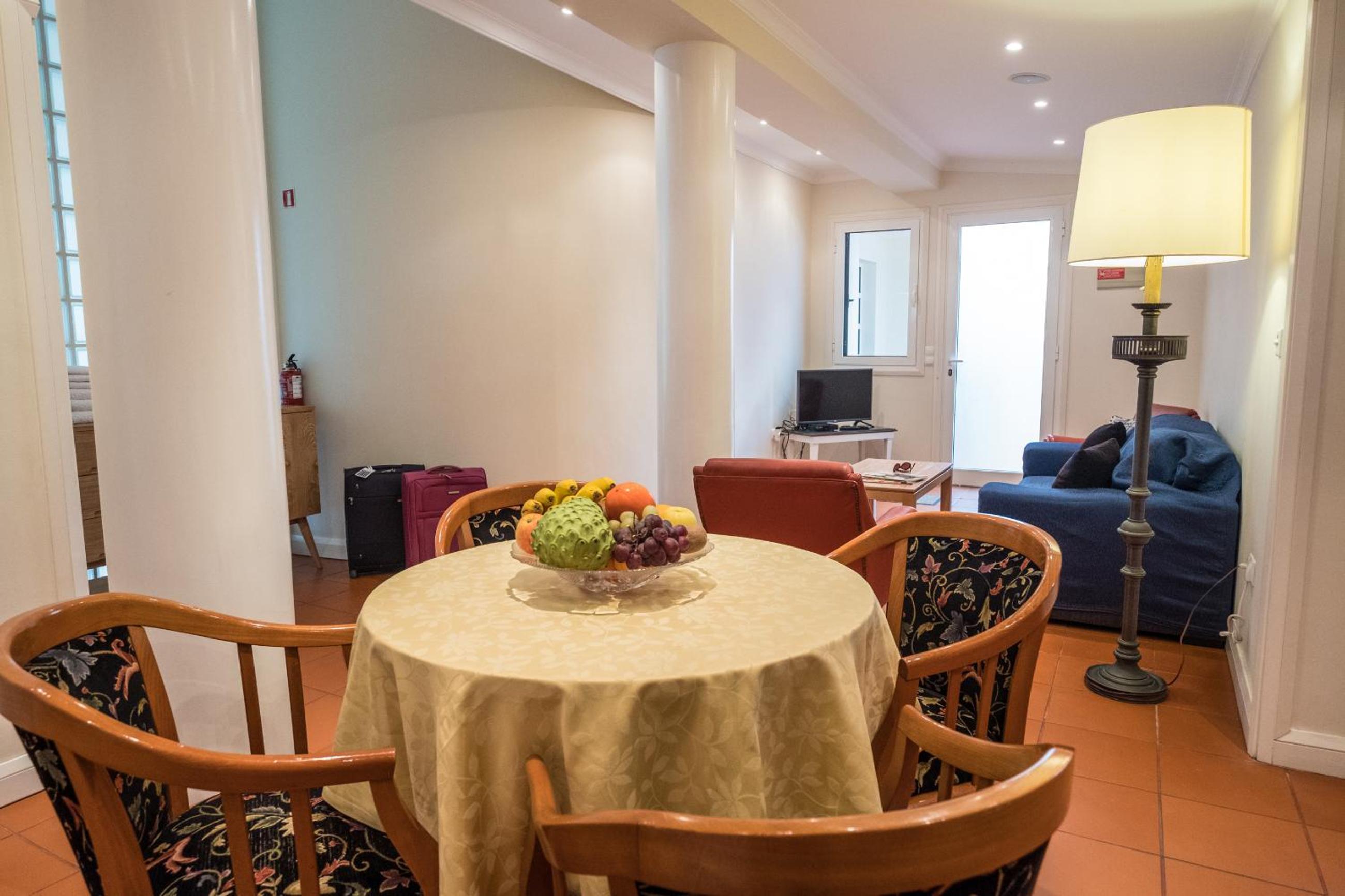 Two-Bedroom Apartment with Sea View - Photo 14