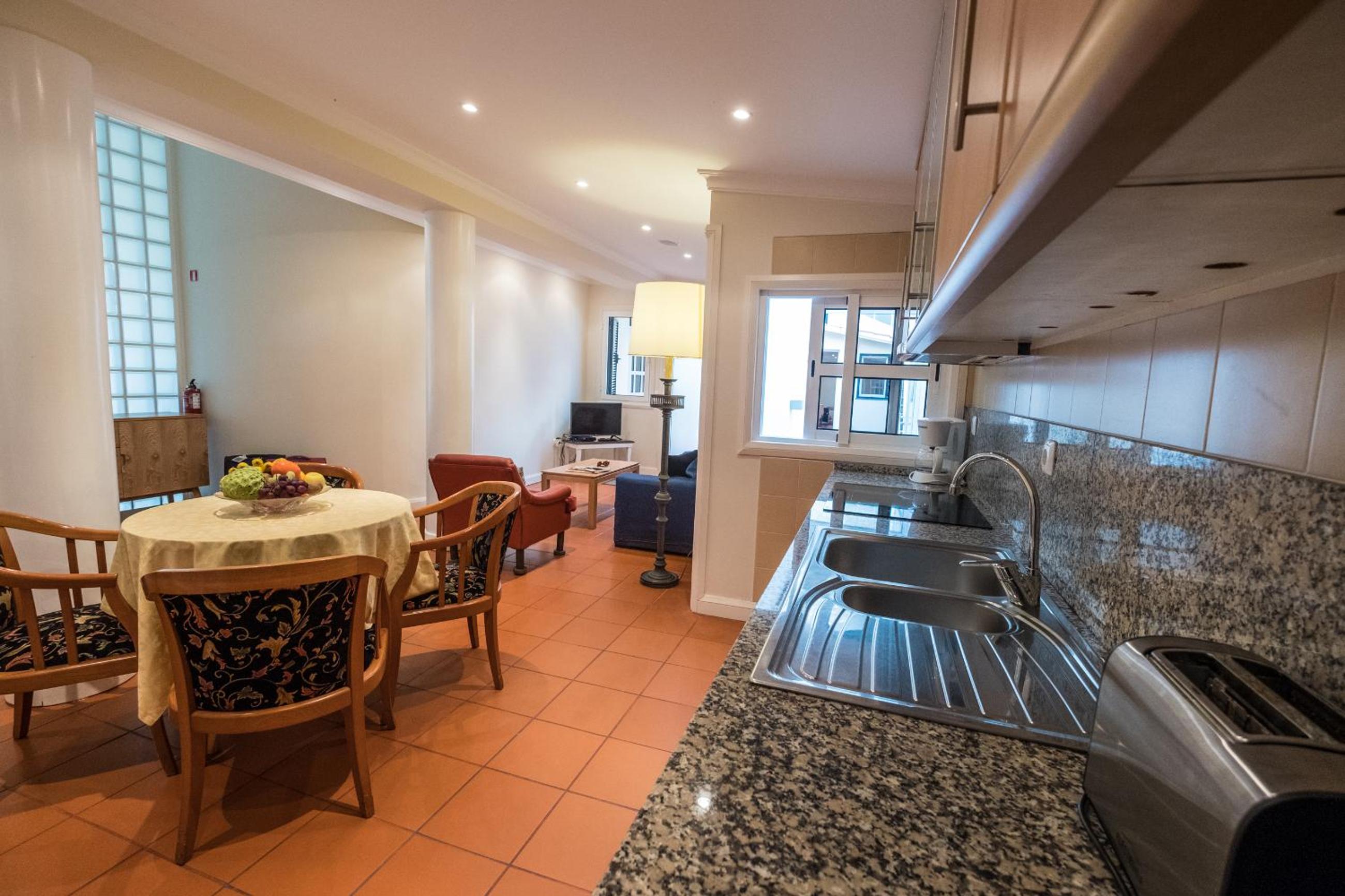 Two-Bedroom Apartment with Sea View - Photo 16