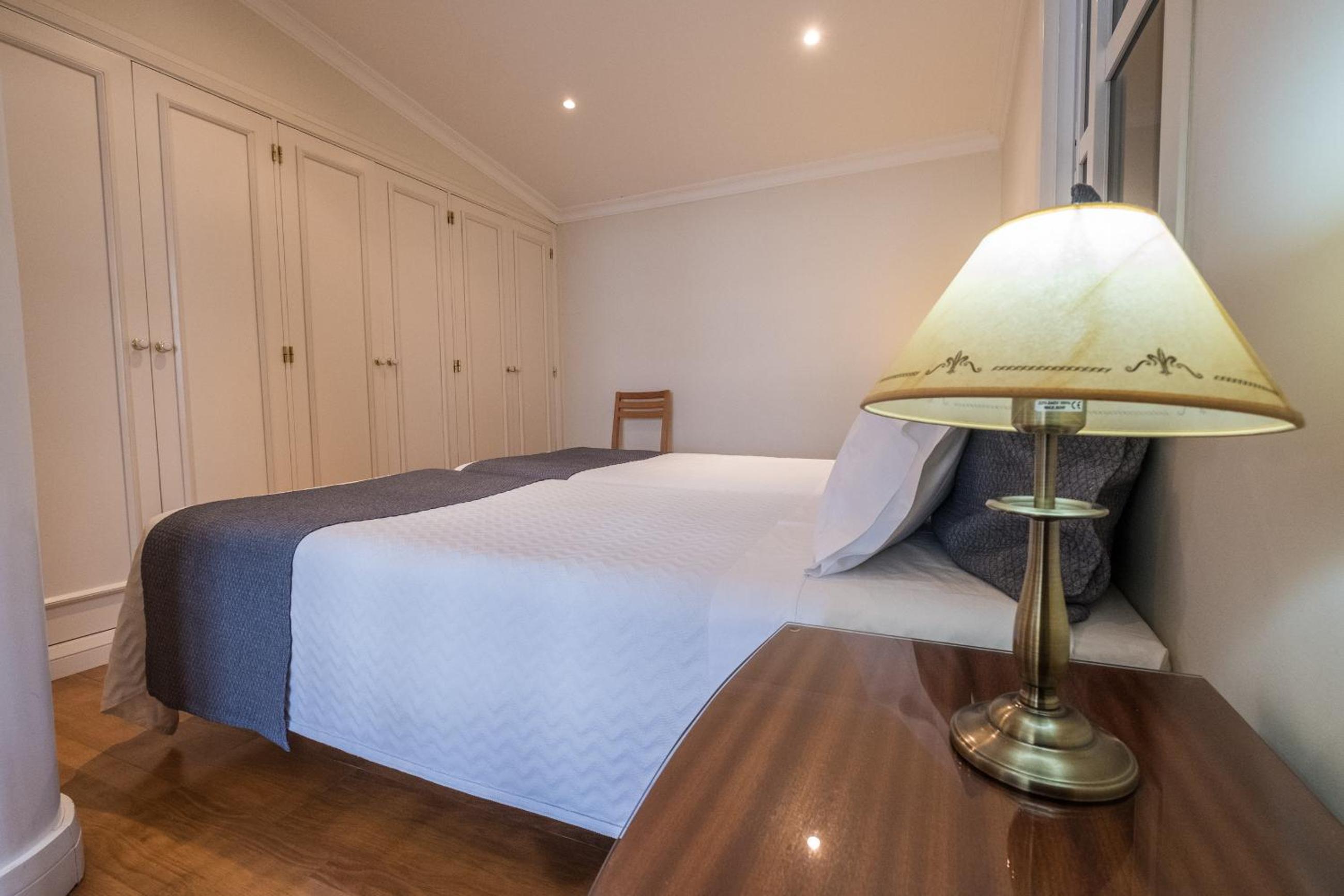Two-Bedroom Apartment with Sea View - Photo 9