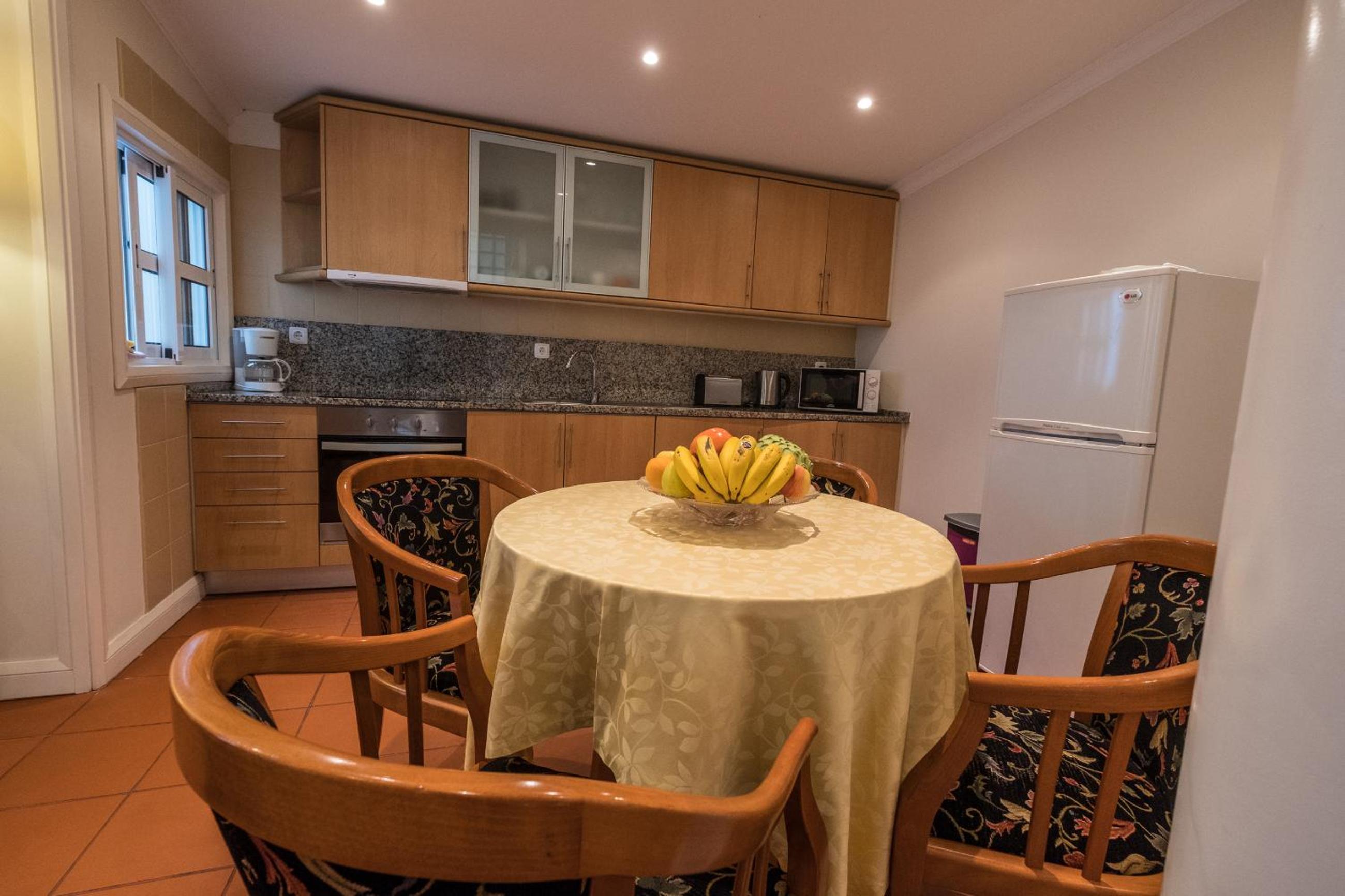 Two-Bedroom Apartment with Sea View - Photo 13
