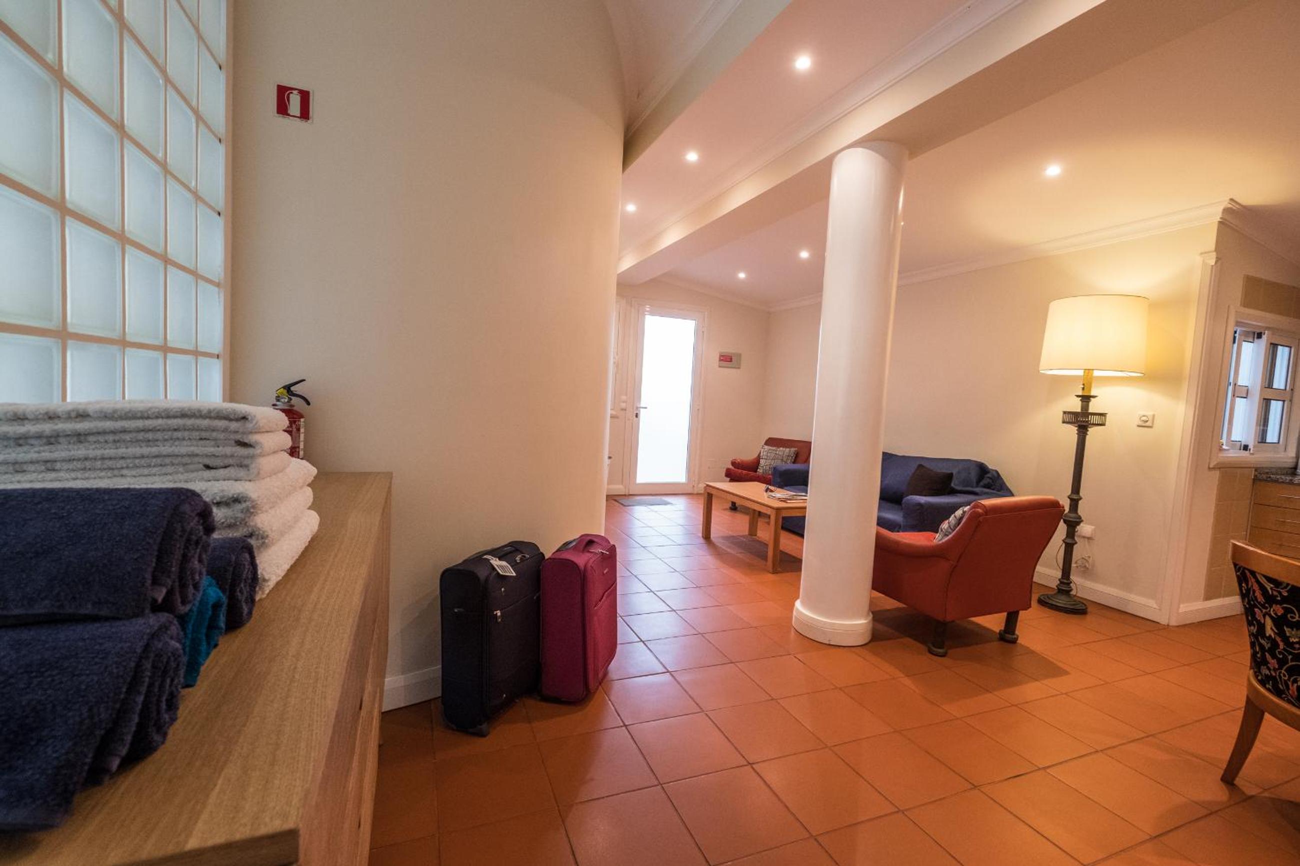 Two-Bedroom Apartment with Sea View - Photo 11