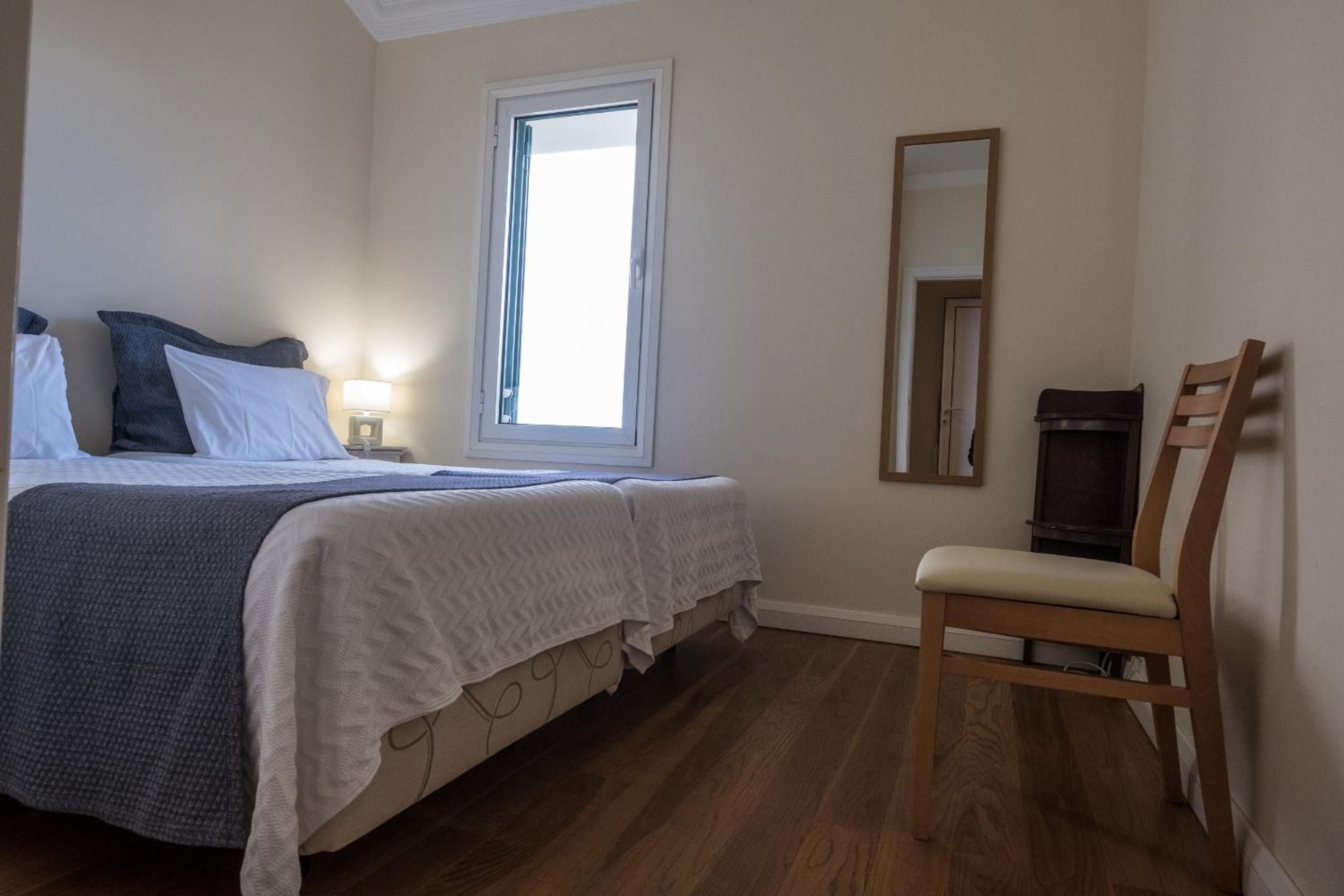 Two-Bedroom Apartment with Sea View - Photo 2