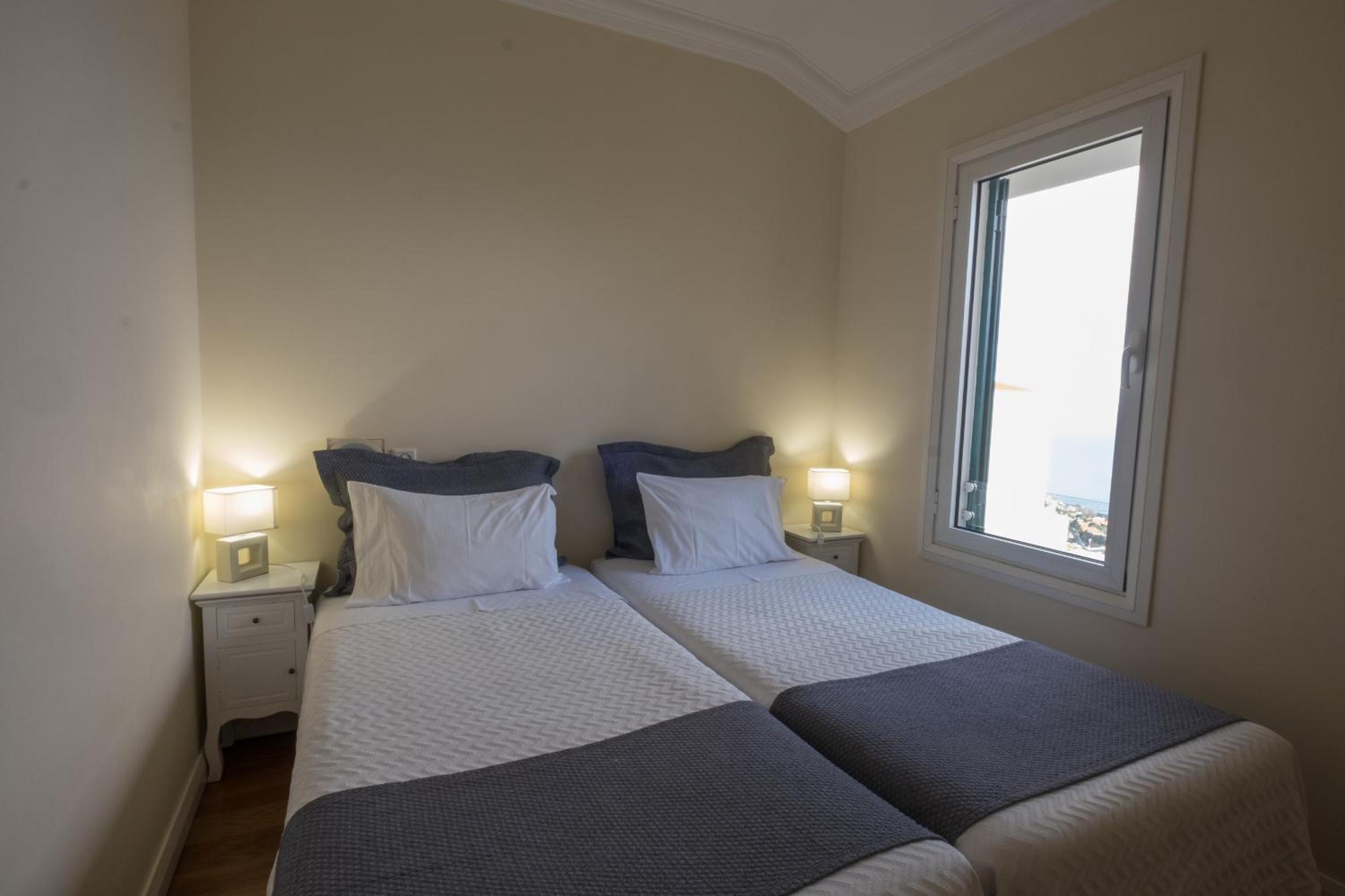 Two-Bedroom Apartment with Sea View - Photo 4