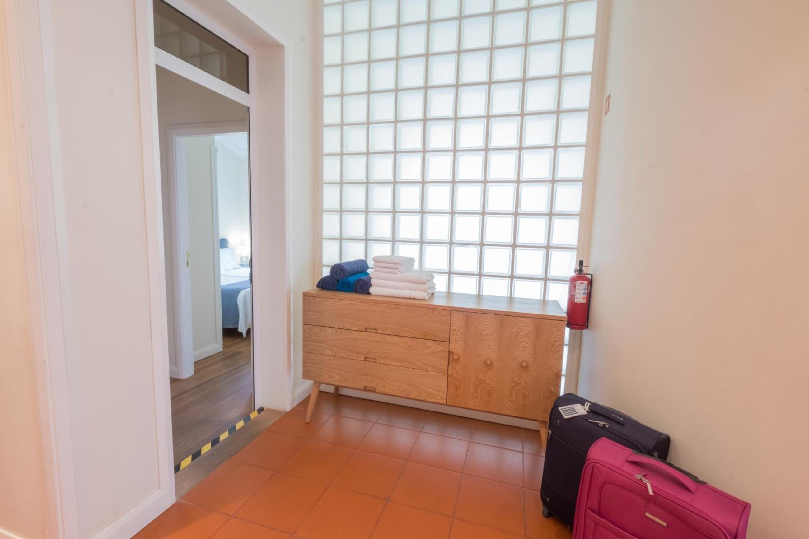 Two-Bedroom Apartment with Sea View - Photo 22