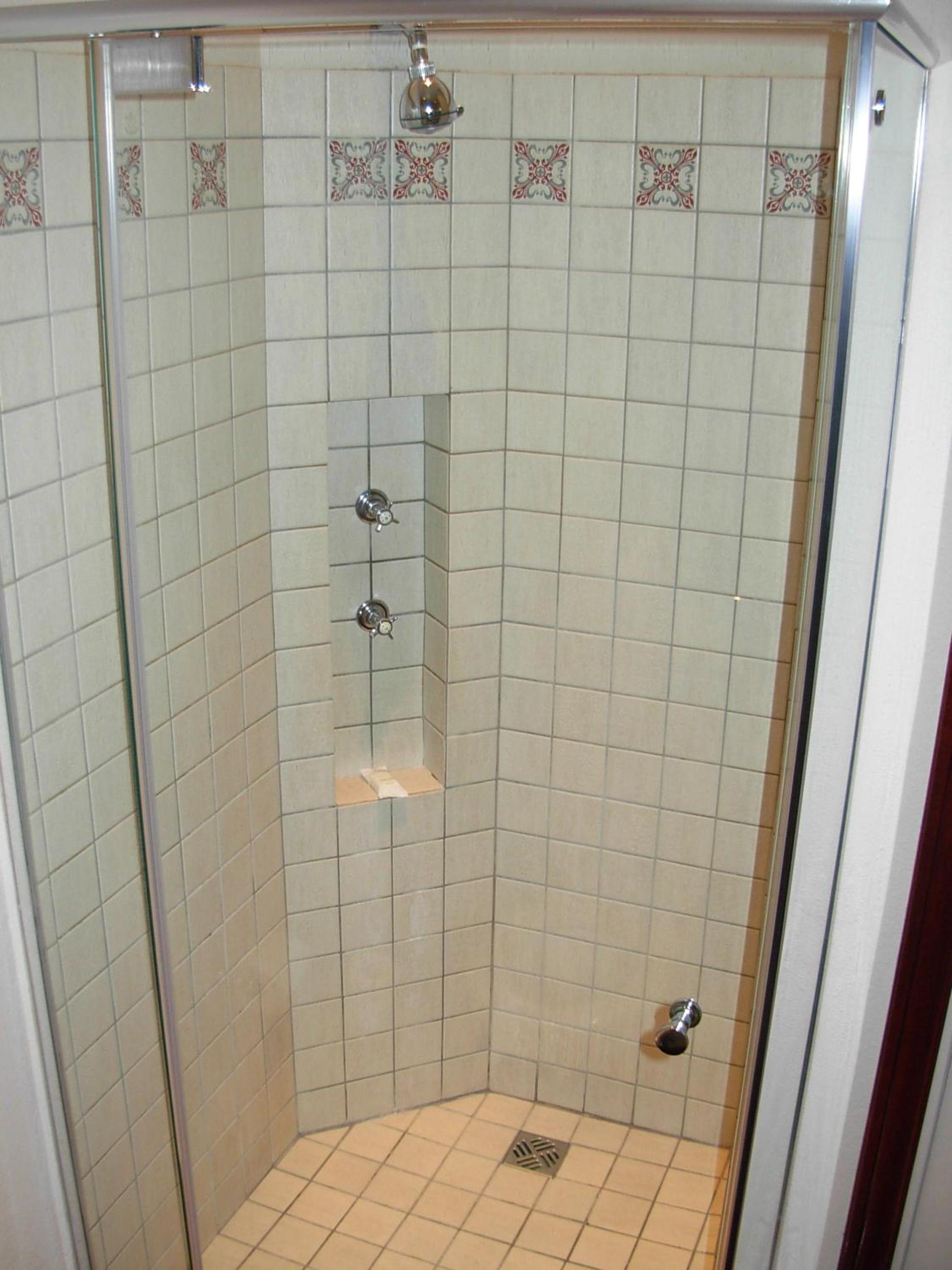 Classic Twin Room - Photo 12