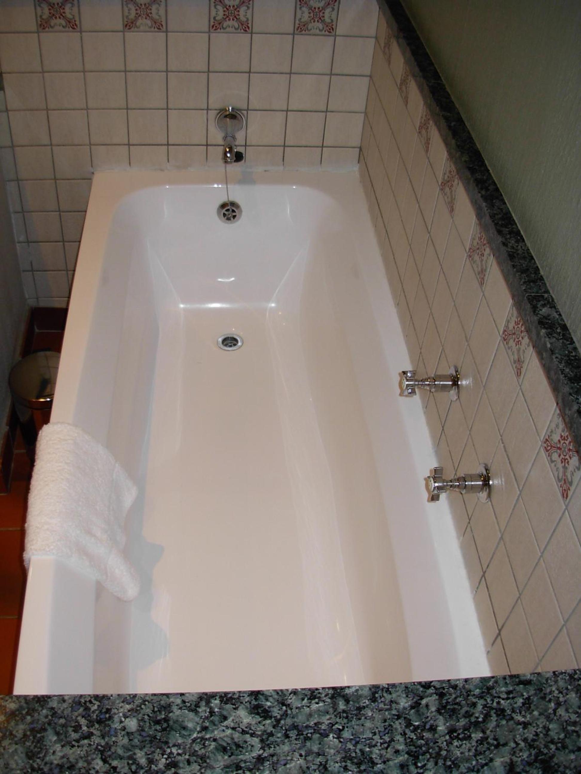 Classic Twin Room - Photo 2