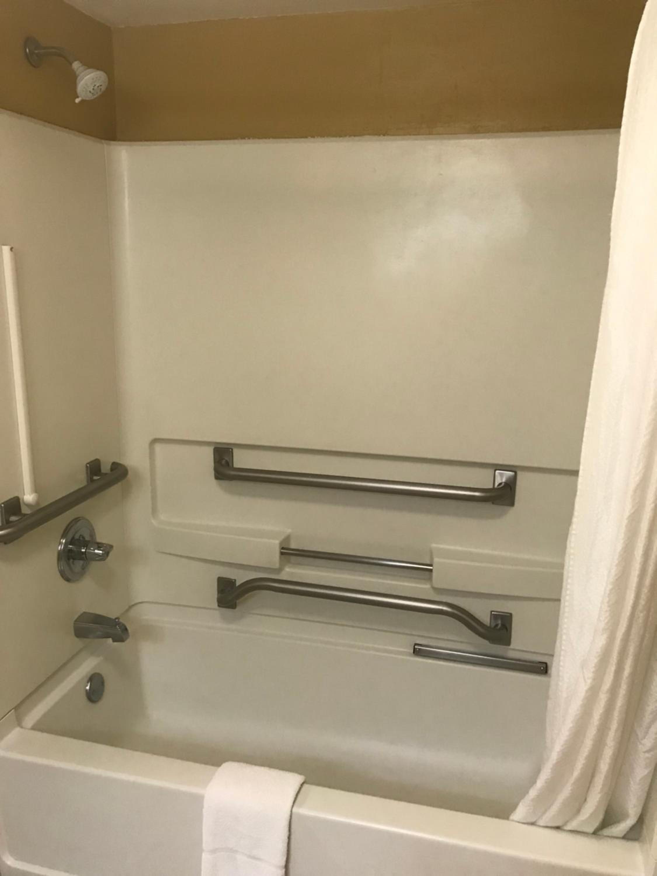 King Studio Suite - Mobility Access/Non-Smoking - Photo 3