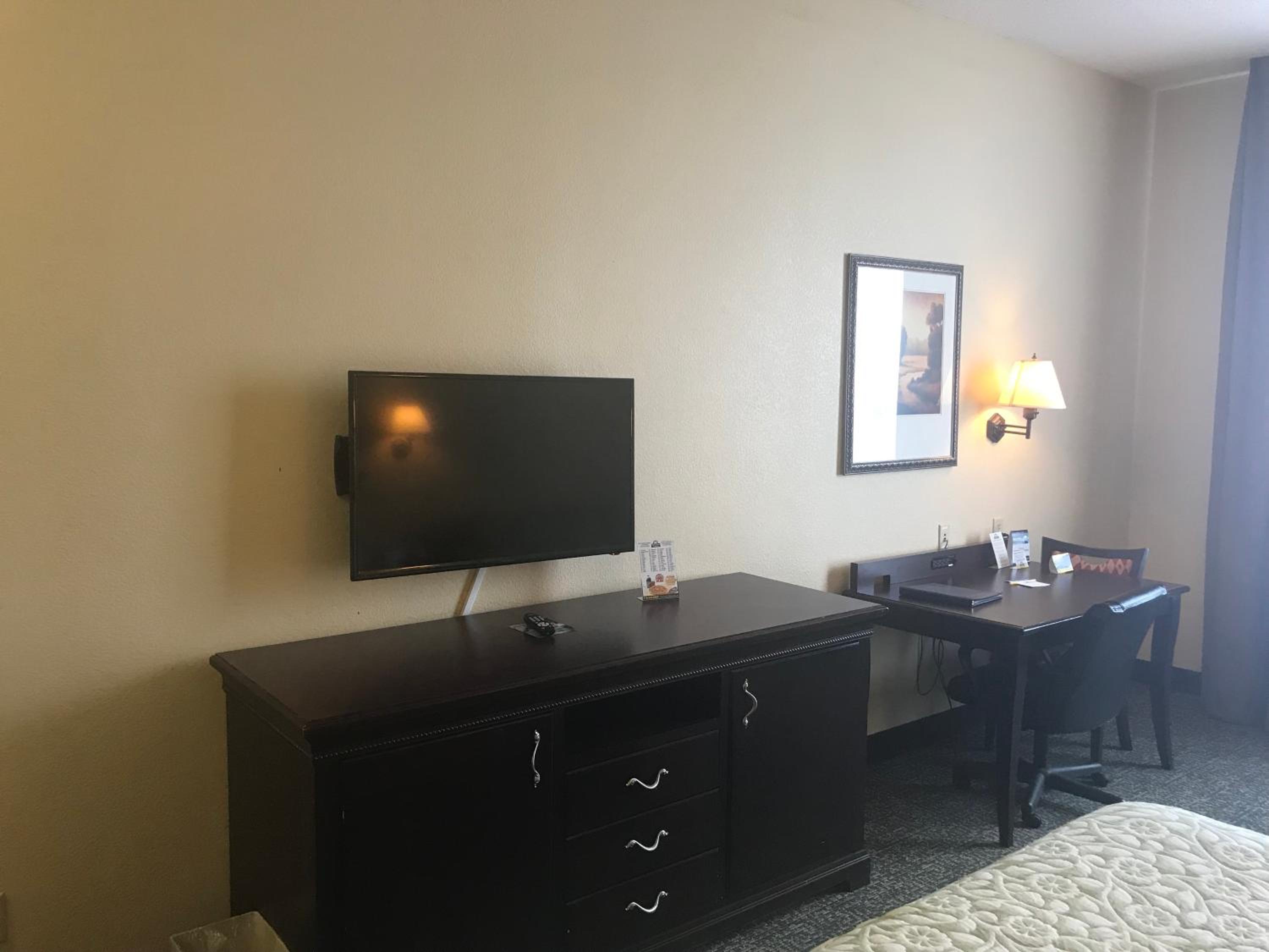 One-Bedroom King Suite - Non-Smoking - Photo 15