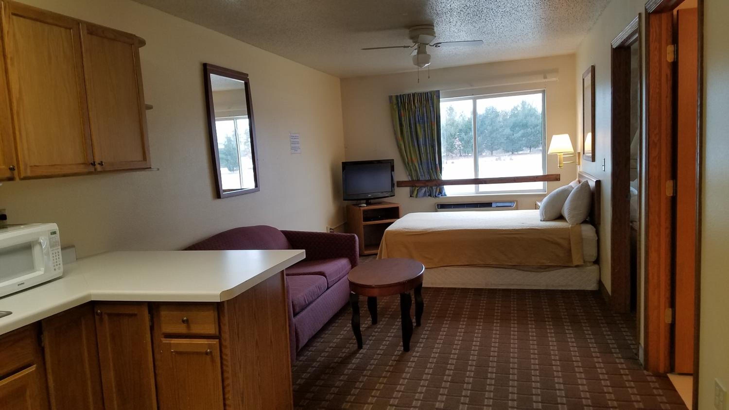Queen Suite with Spa Bath photo 1