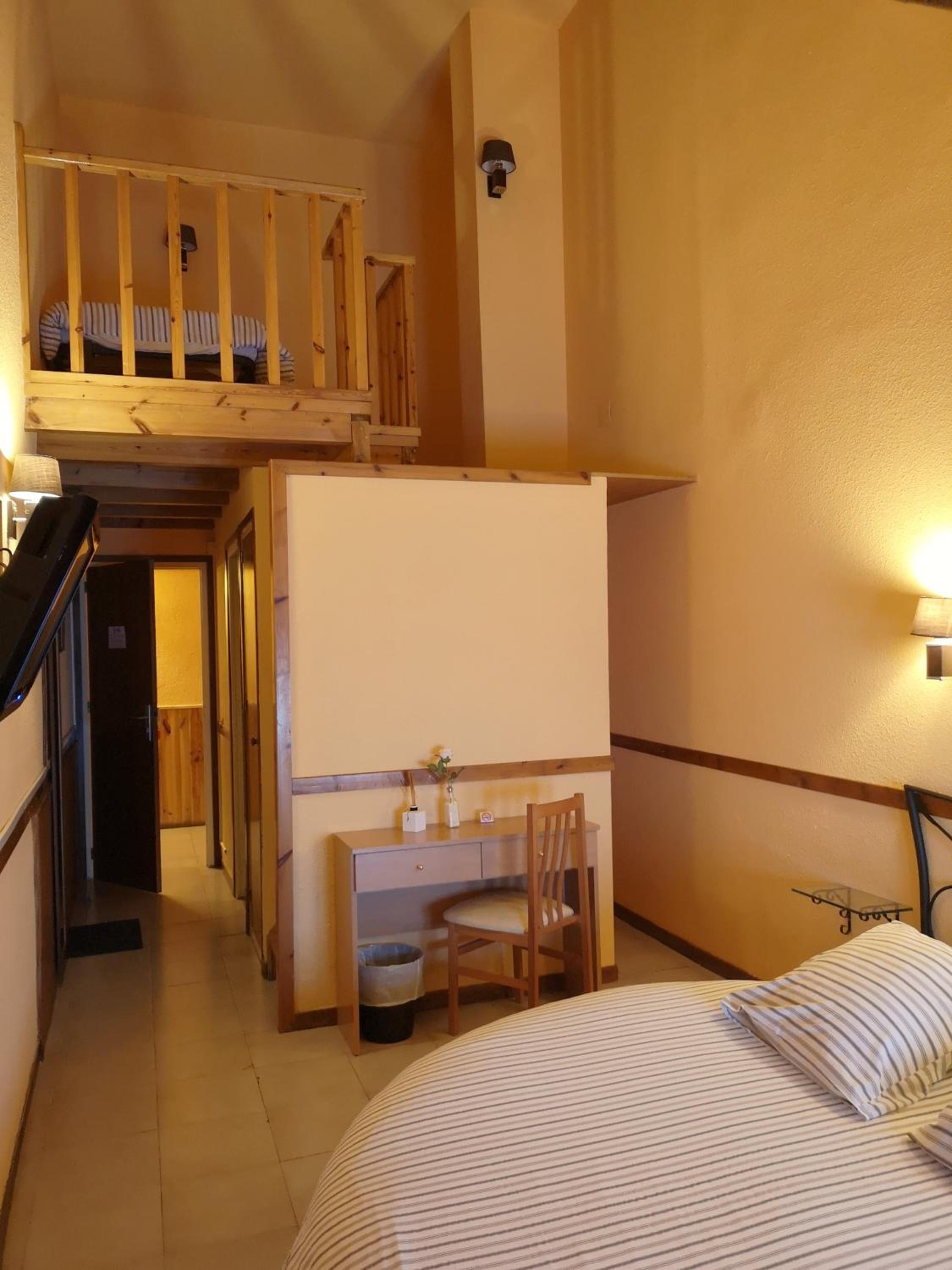 Superior Triple Room photo 3