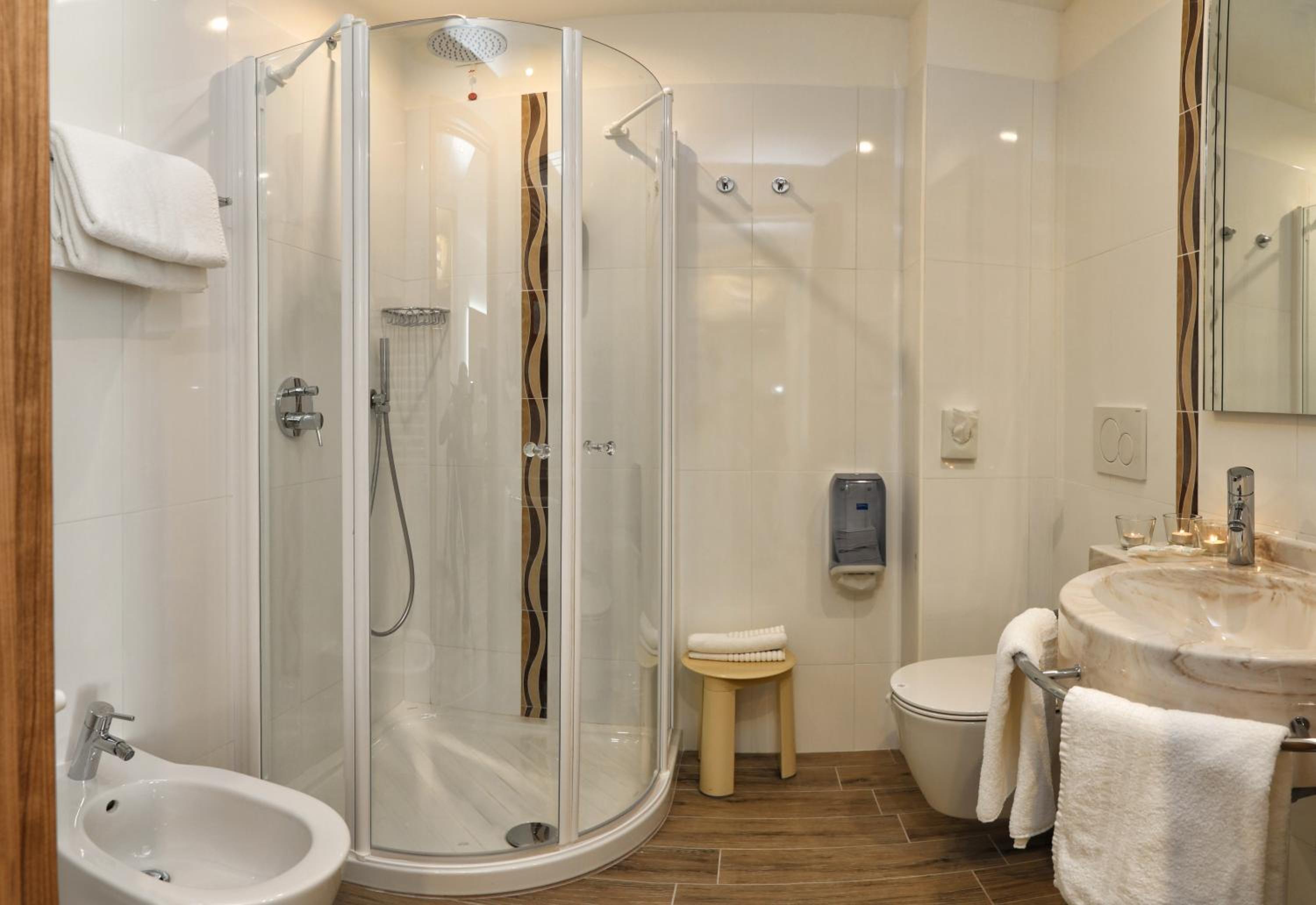 Superior Double Room with Partial Lake View