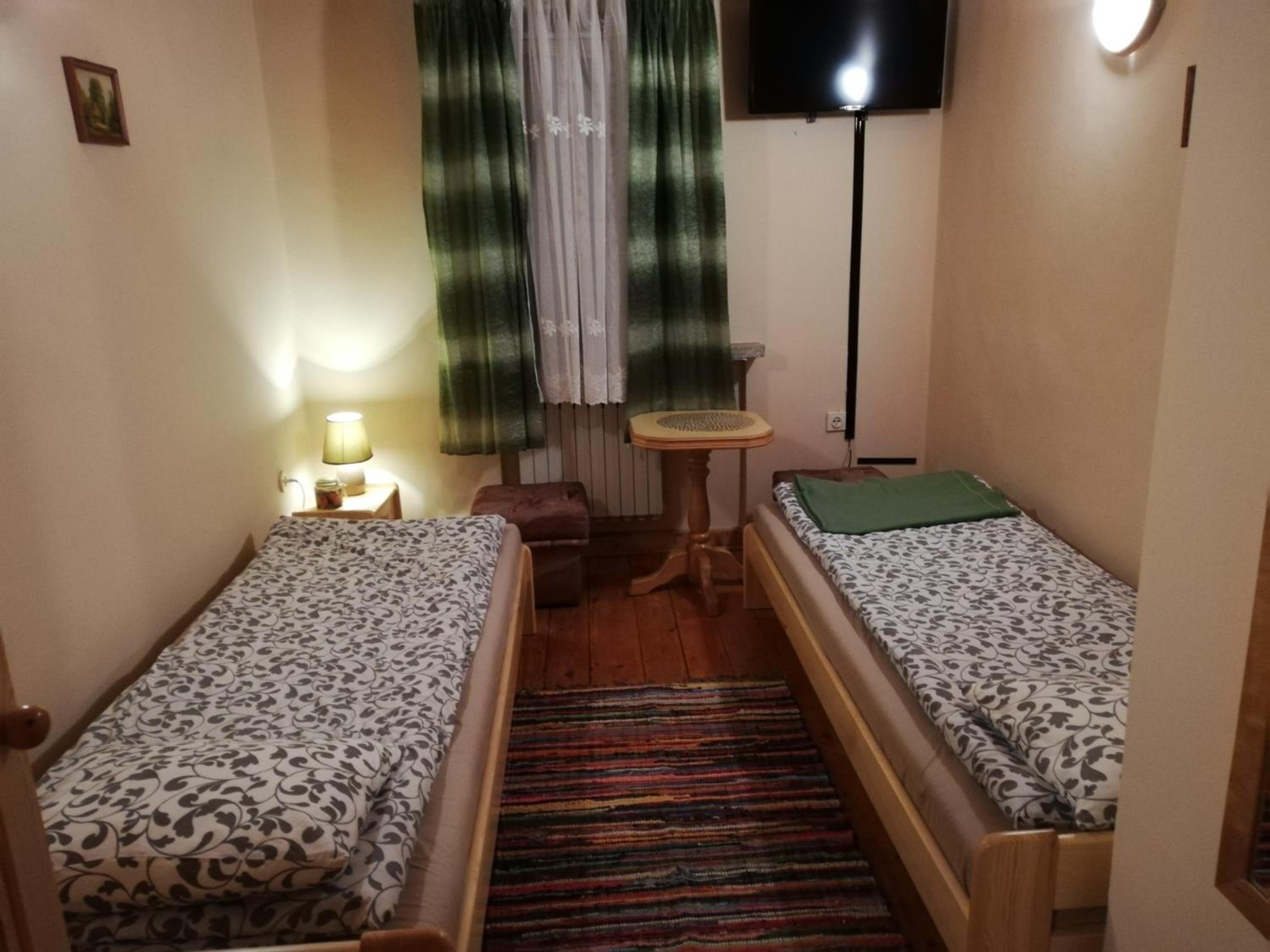 Double Room with Two Beds - Photo 4