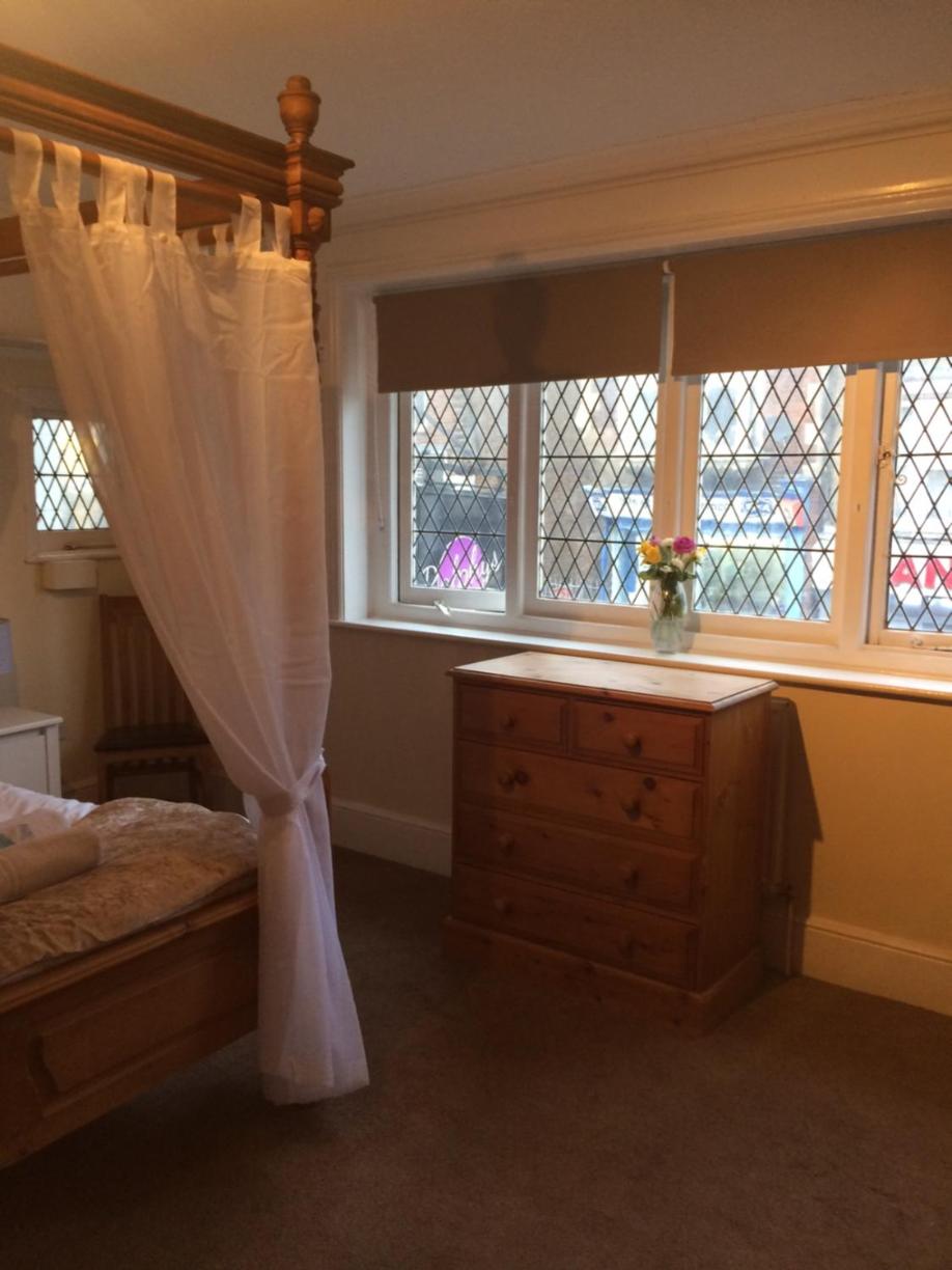 Deluxe Double Room with Shower - Photo 4