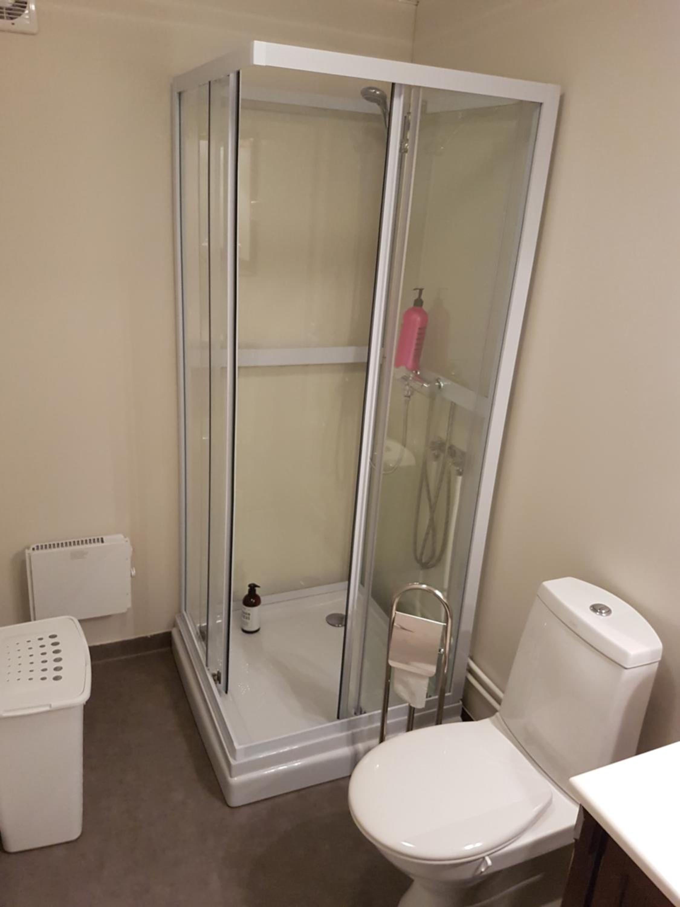 Single Room with Shared Bathroom photo 2
