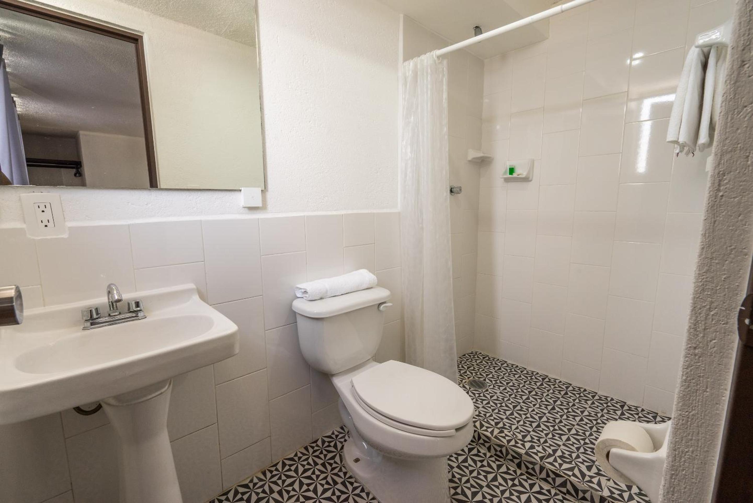 Economy Double Room photo 2