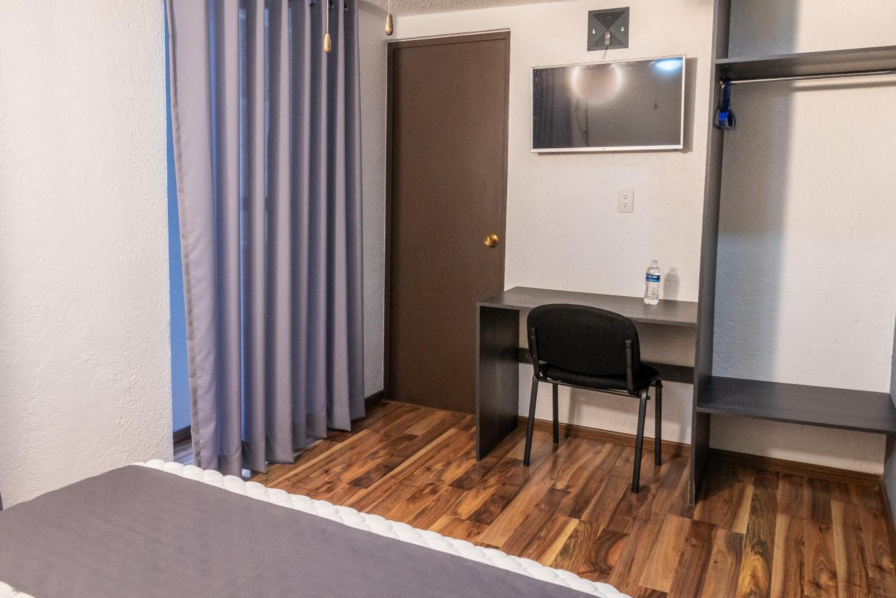 Economy Double Room photo 3