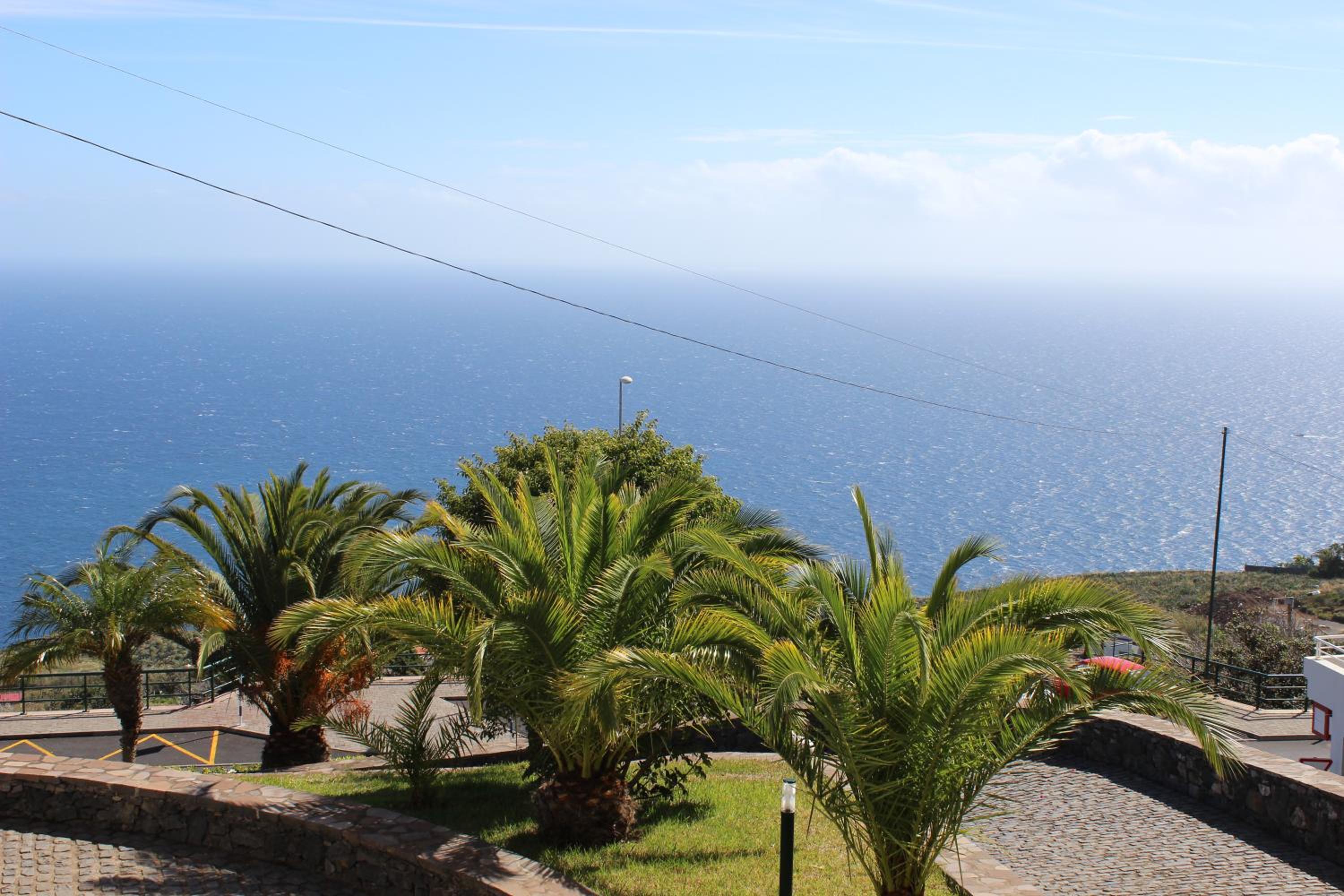 One-Bedroom Apartment with Sea View - Photo 22