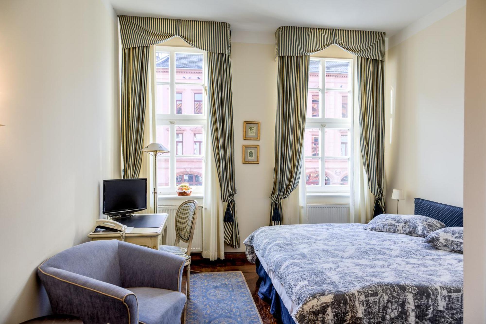 Double Room - Photo 4