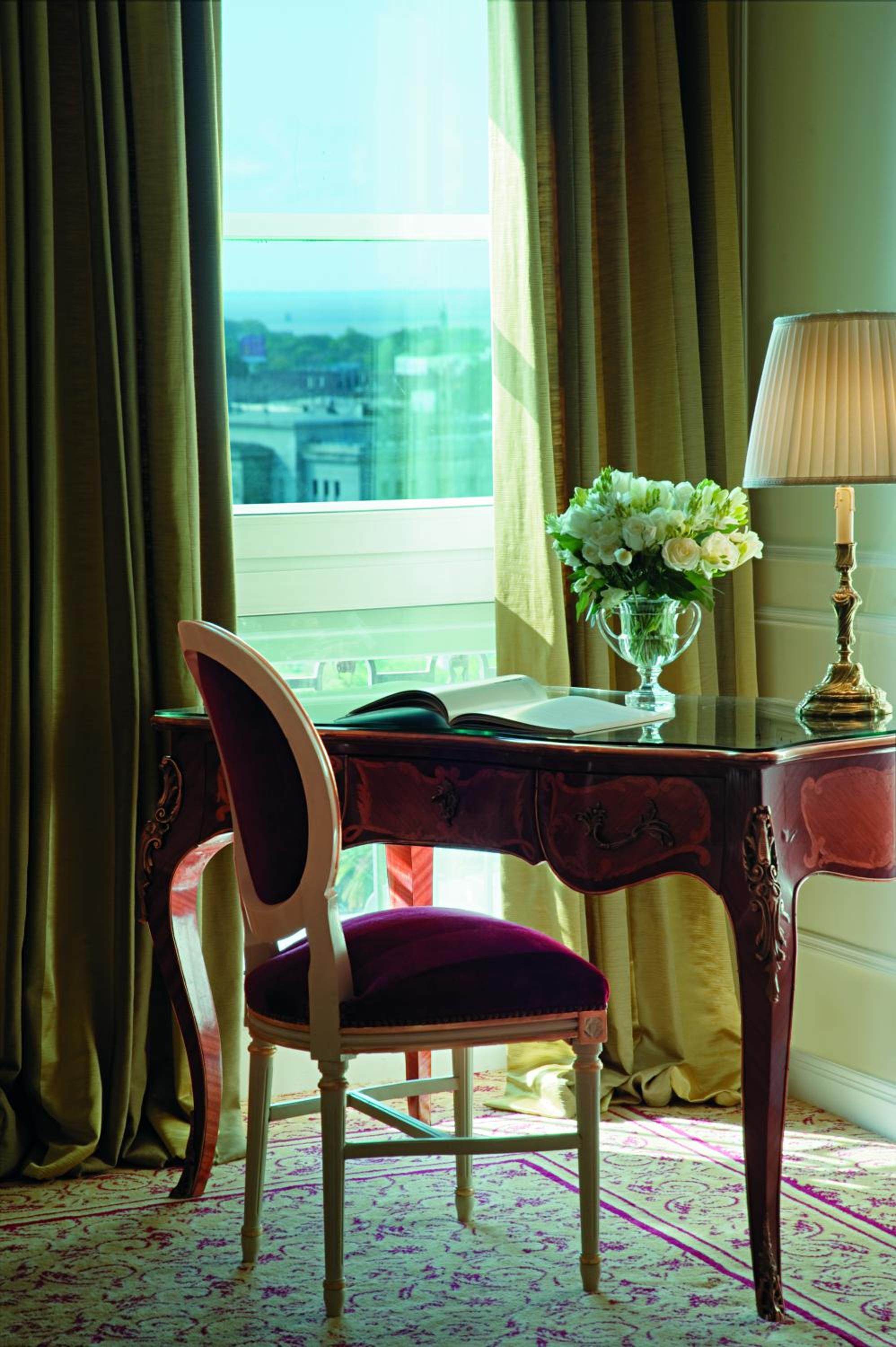 Deluxe Suite