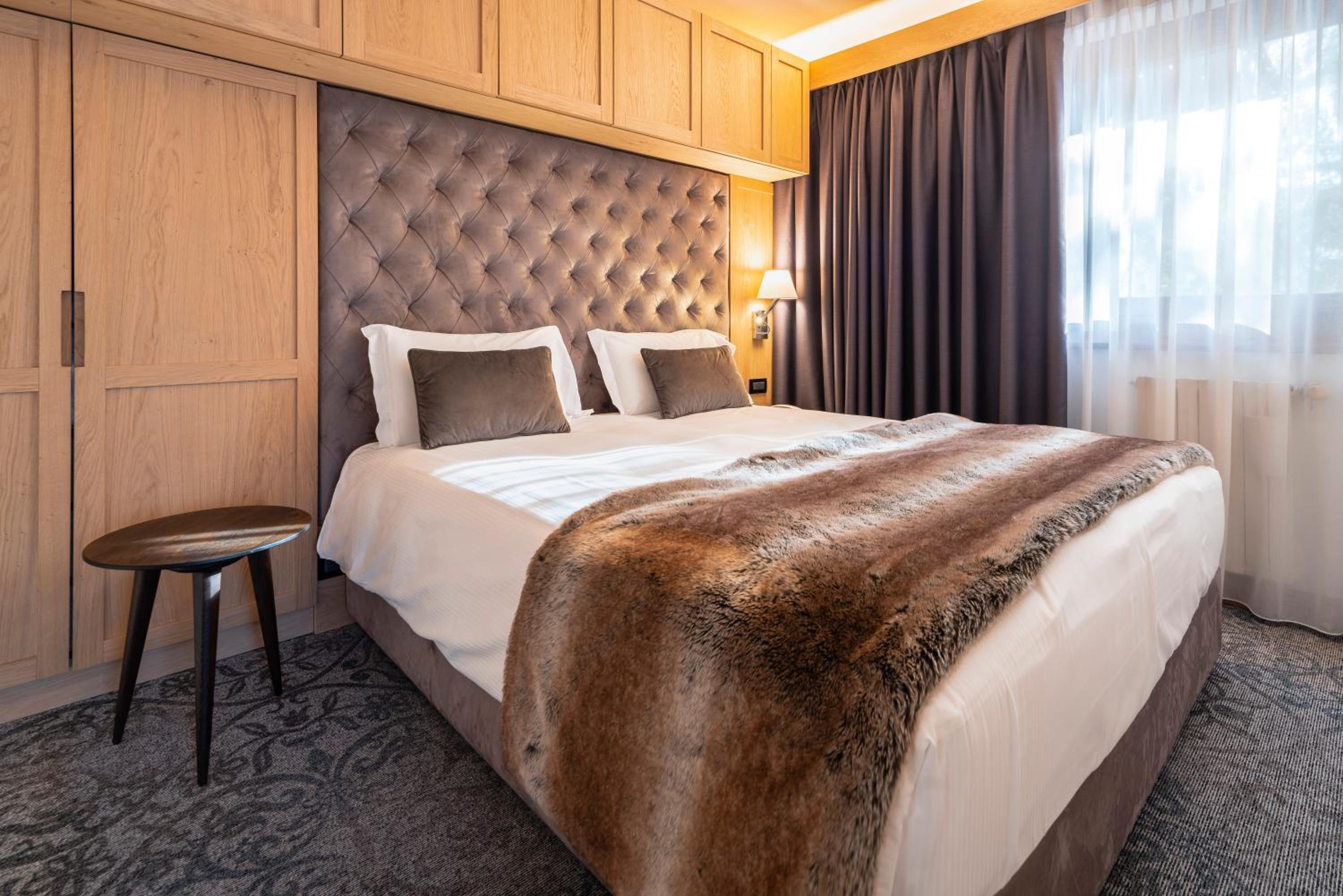 Deluxe Suite - Photo 1